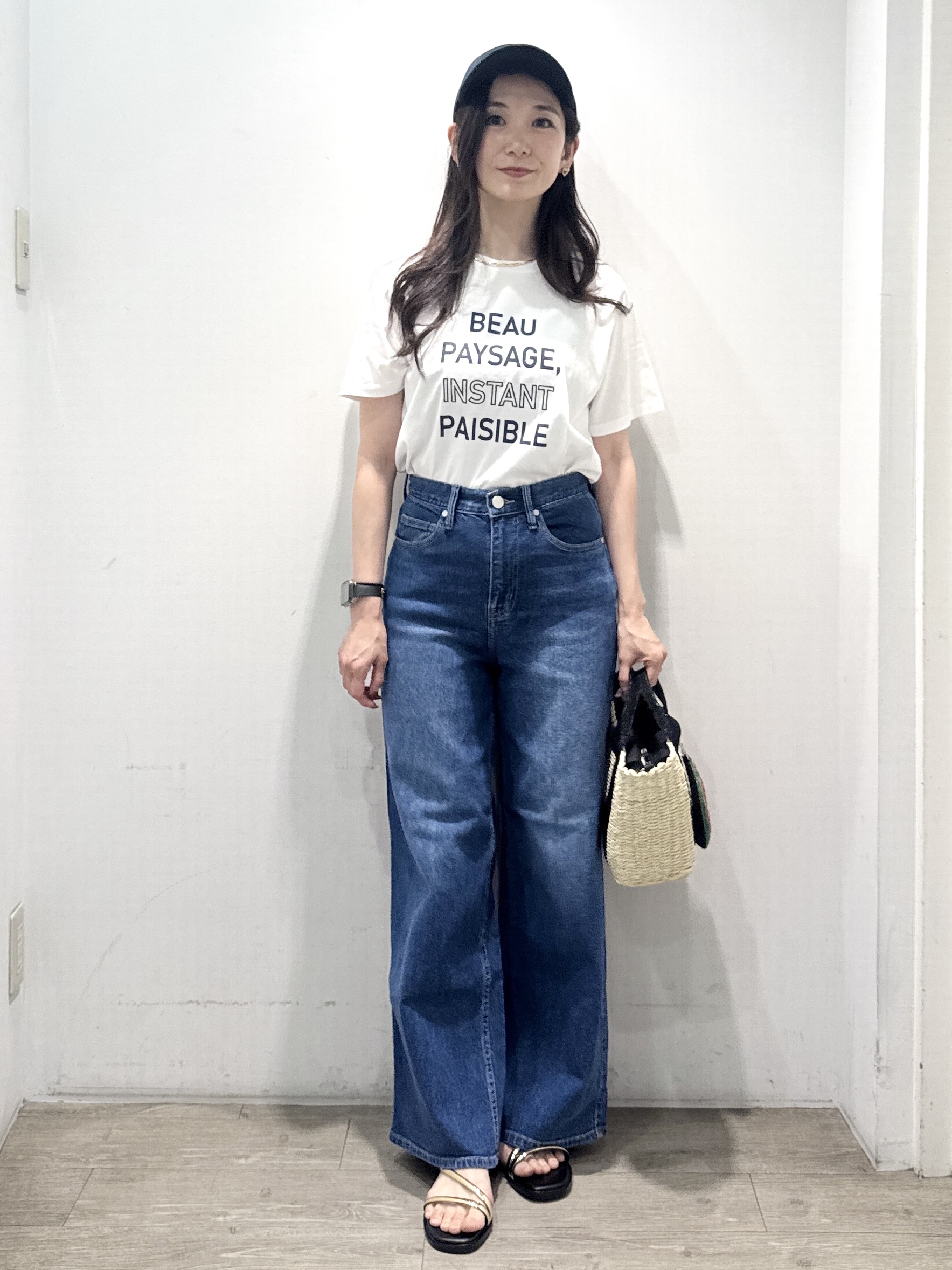yuicciさんの「OPAQUE.CLIP｜ロゴプリント刺繍アソートTシャツ【洗濯機OK】」を使ったコーディネート