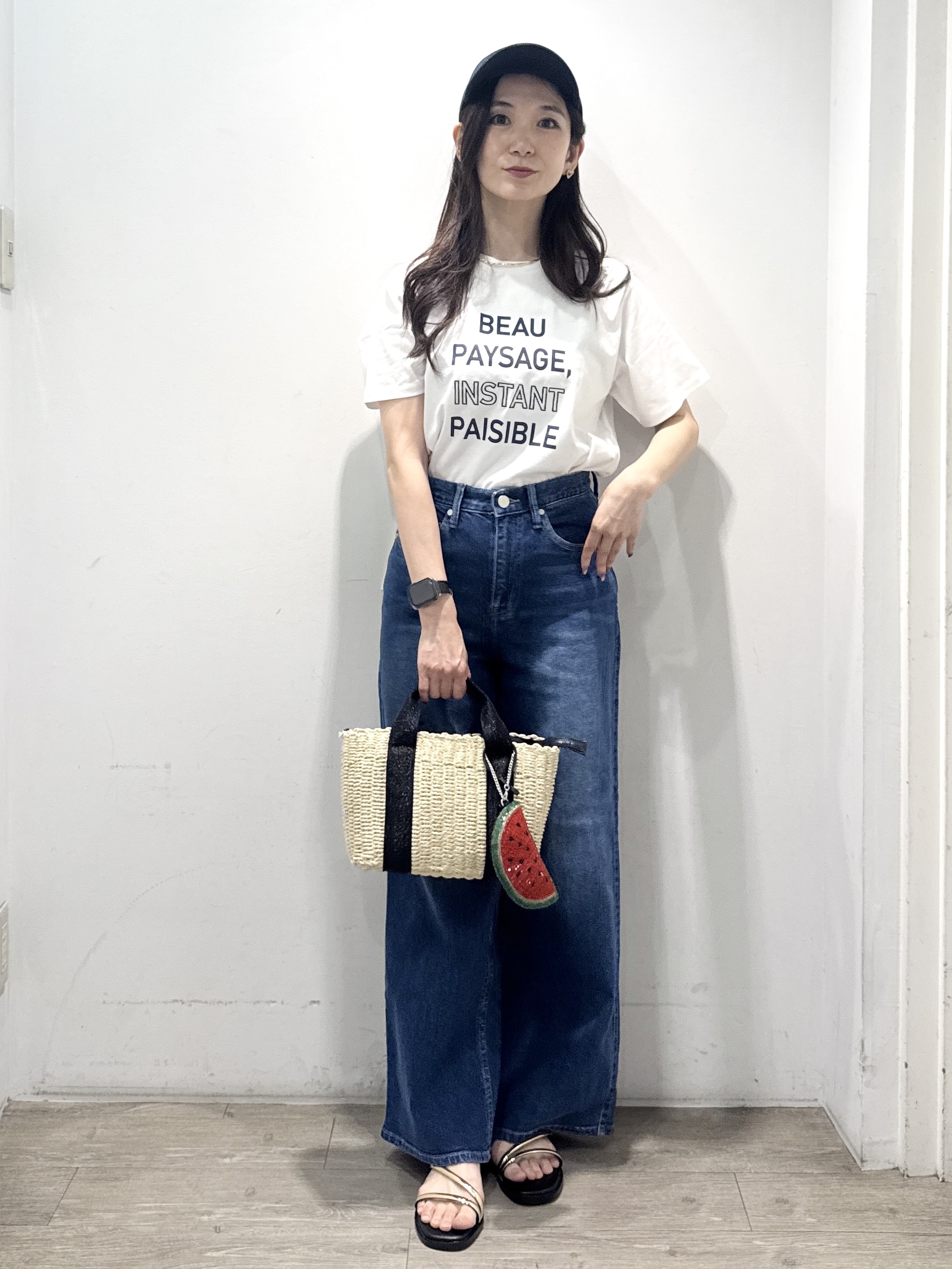 yuicciさんの「OPAQUE.CLIP｜ロゴプリント刺繍アソートTシャツ【洗濯機OK】」を使ったコーディネート