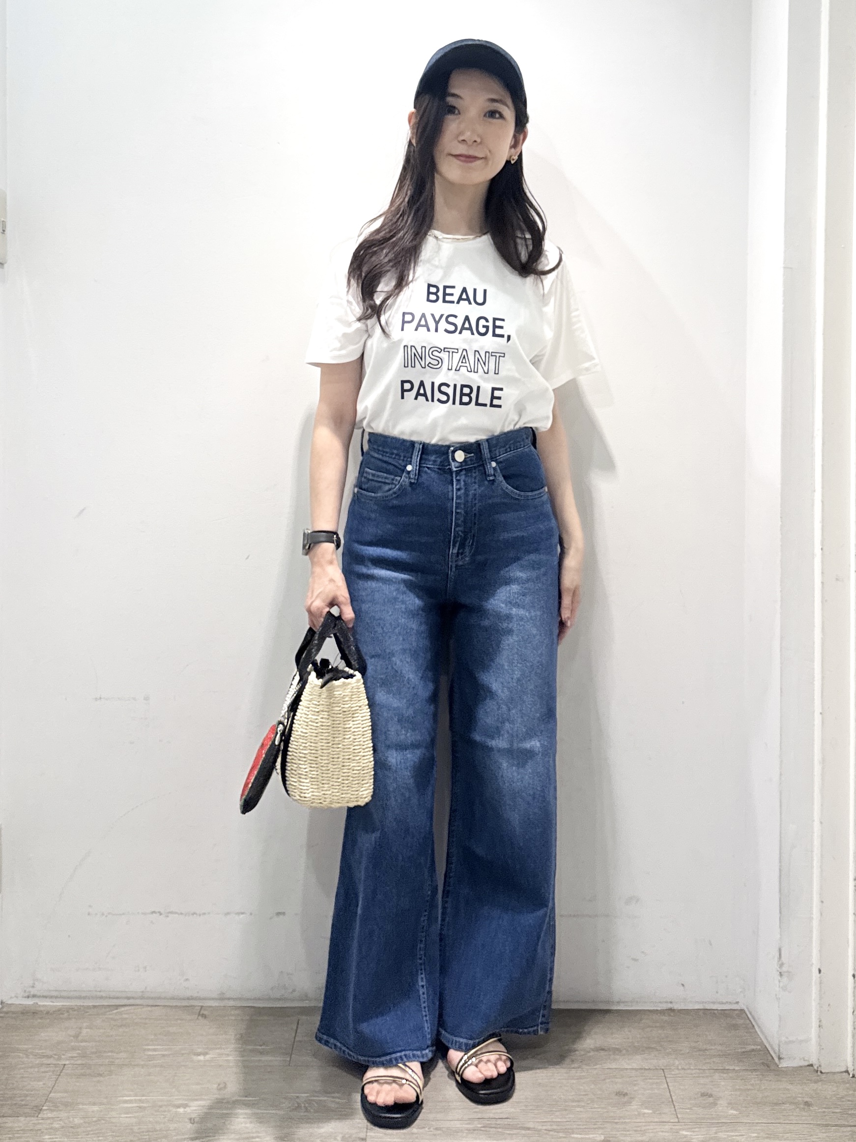 yuicciさんの「OPAQUE.CLIP｜ロゴプリント刺繍アソートTシャツ【洗濯機OK】」を使ったコーディネート