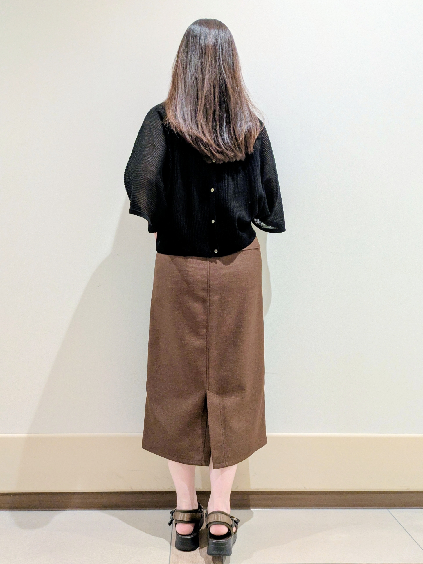 imamiさんの「Reflect｜【前後2WAY】オフボディ リラクシーニット」を使ったコーディネート