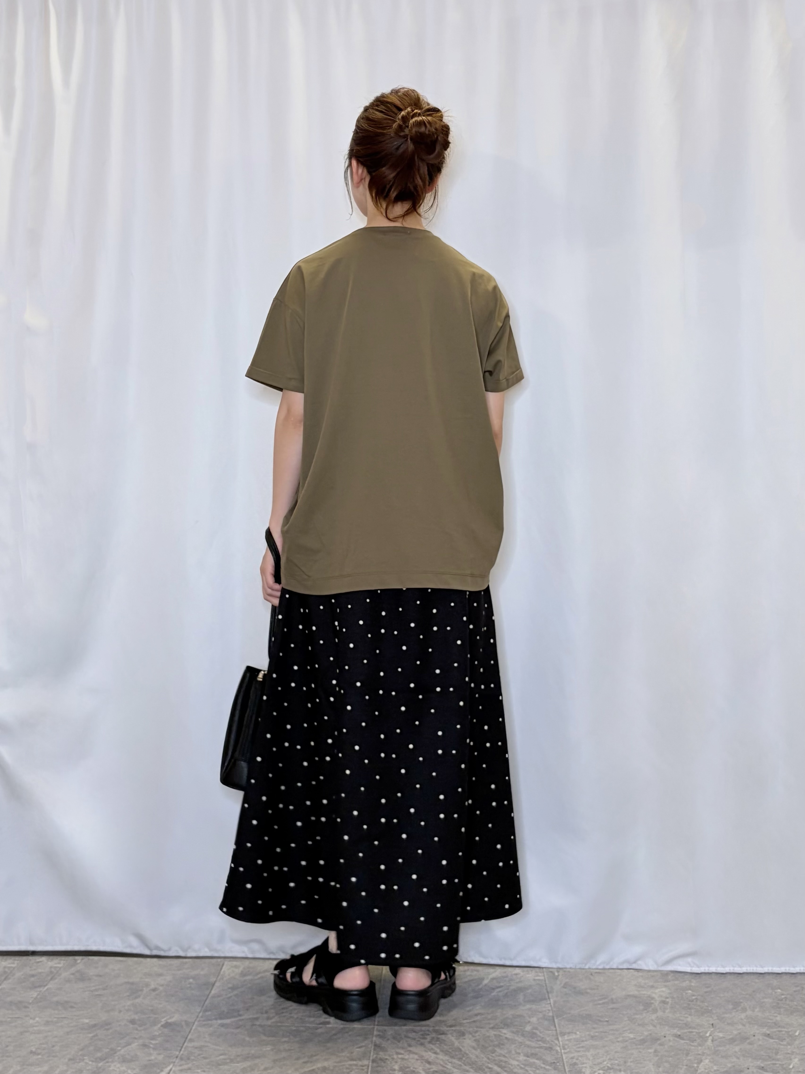 おうめさんの「SHOO･LA･RUE｜【ひんやり/S-LL】インせず決まる フロントタックデザインTシャツ」を使ったコーディネート