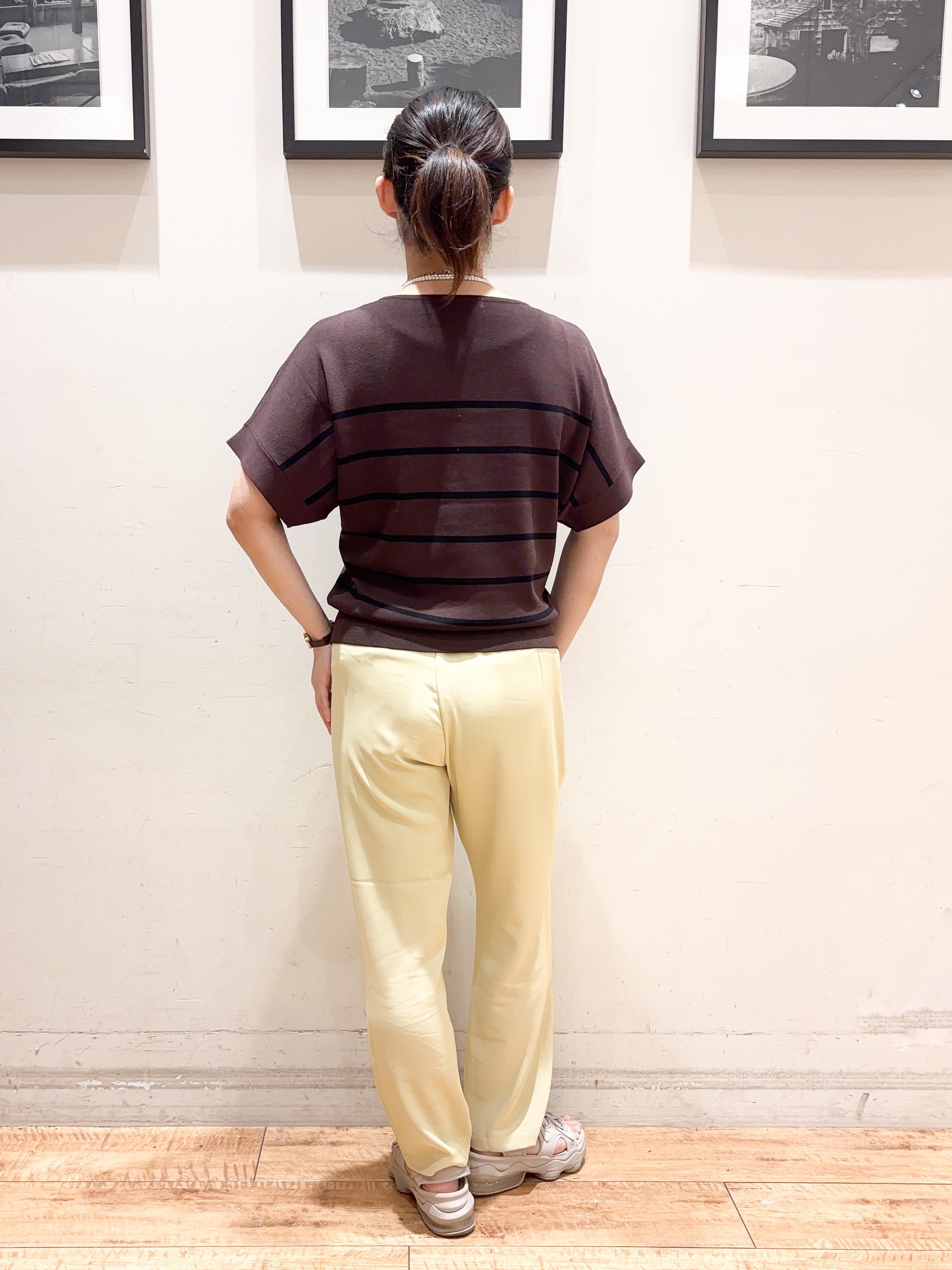 かふぇもか。さんの「SHOO･LA･RUE｜【毎日洗える/ひんやり/UV/S-LL】二の腕隠れる さらっとドルマン半袖ニット」を使ったコーディネート