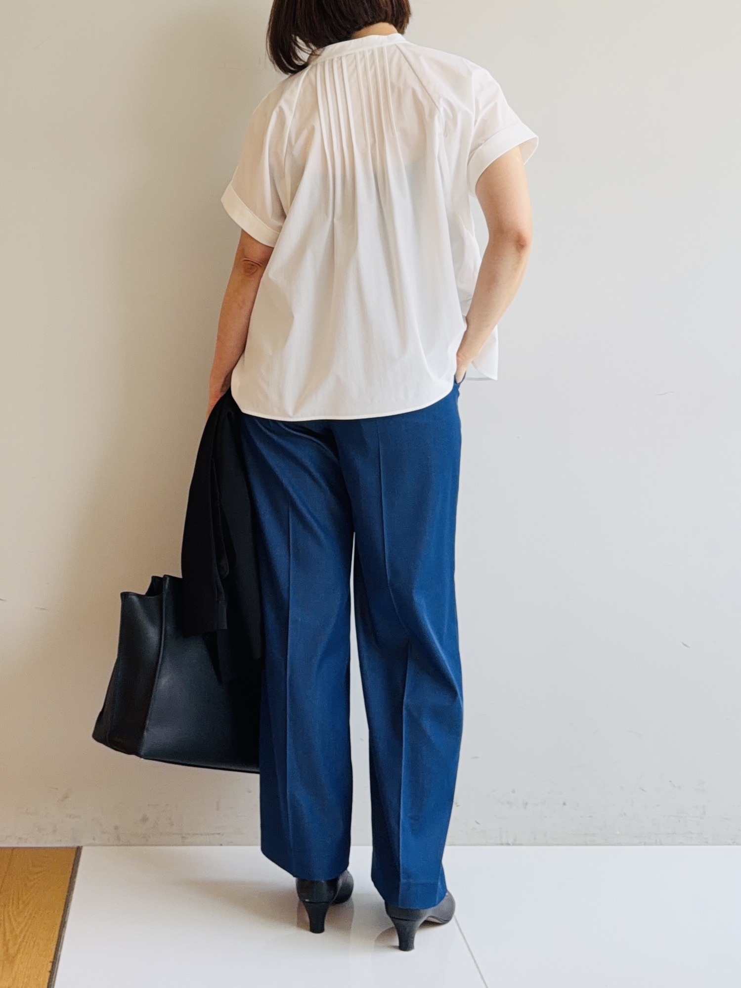 murayamaさんの「INDIVI｜【撥水／UVケア／SETUP可能】軽量タックスキッパーブラウス」を使ったコーディネート