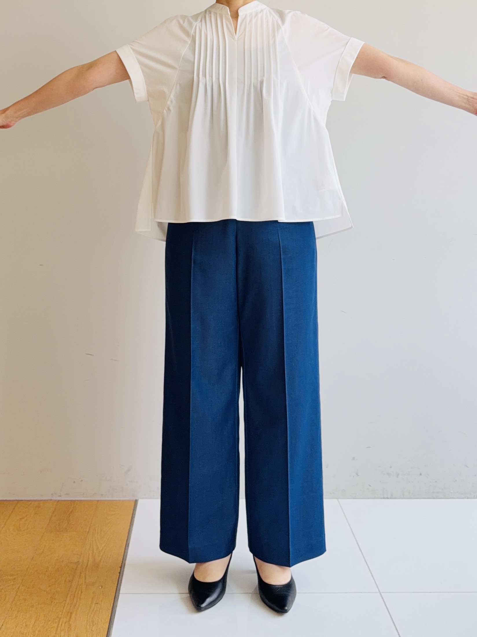 murayamaさんの「INDIVI｜【撥水／UVケア／SETUP可能】軽量タックスキッパーブラウス」を使ったコーディネート