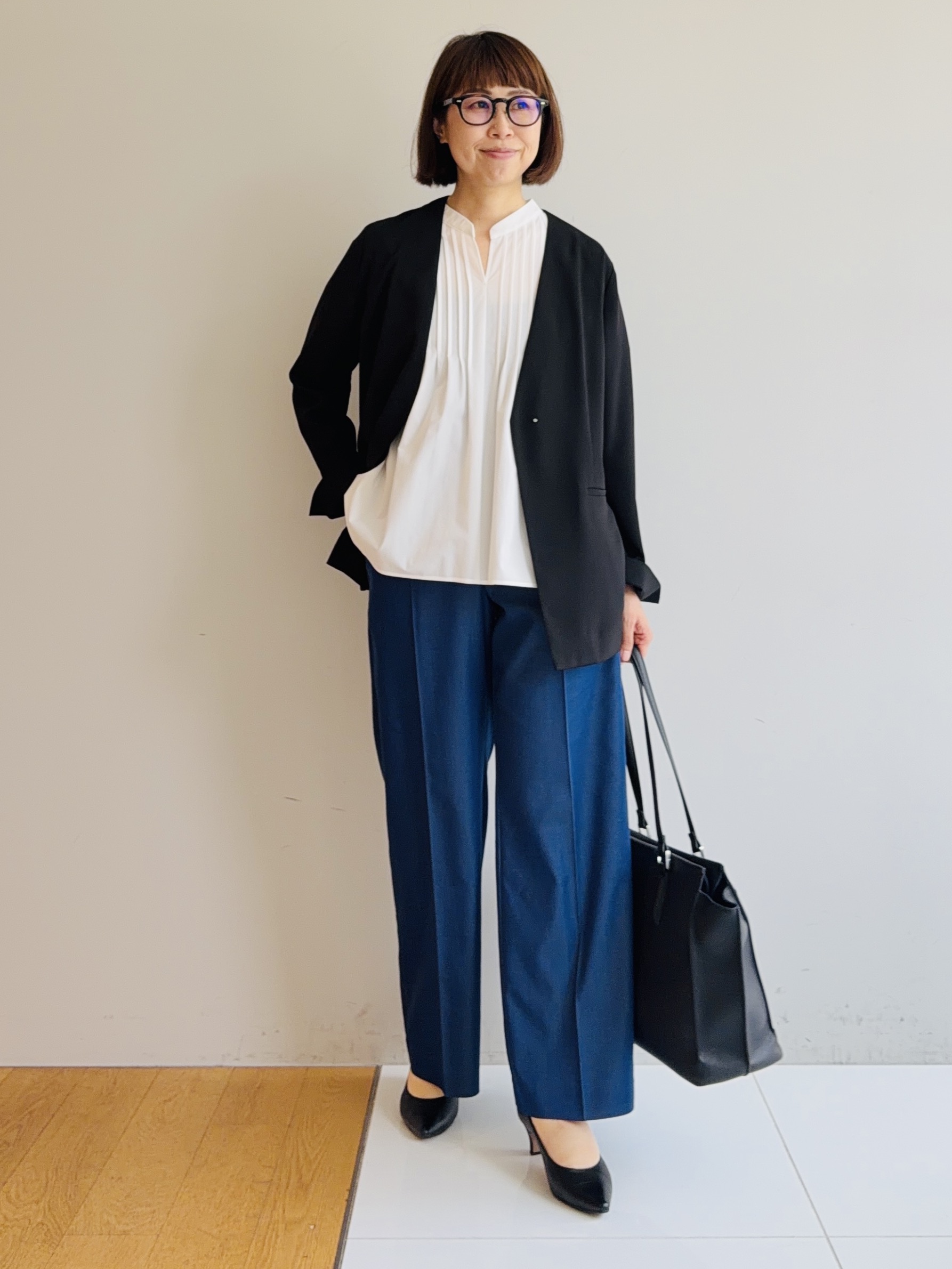 murayamaさんの「INDIVI｜【撥水／UVケア／SETUP可能】軽量タックスキッパーブラウス」を使ったコーディネート