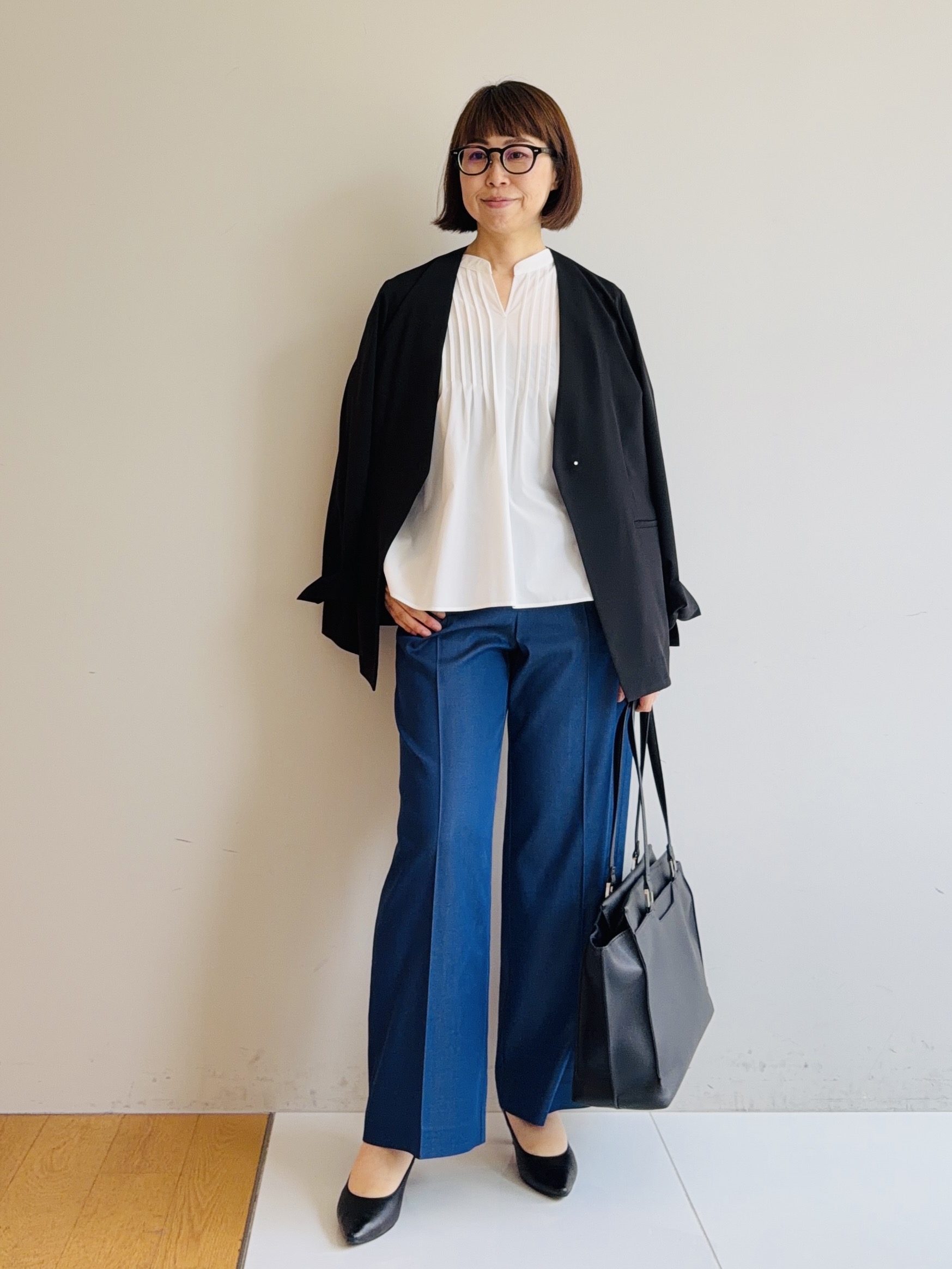 murayamaさんの「INDIVI｜【撥水／UVケア／SETUP可能】軽量タックスキッパーブラウス」を使ったコーディネート