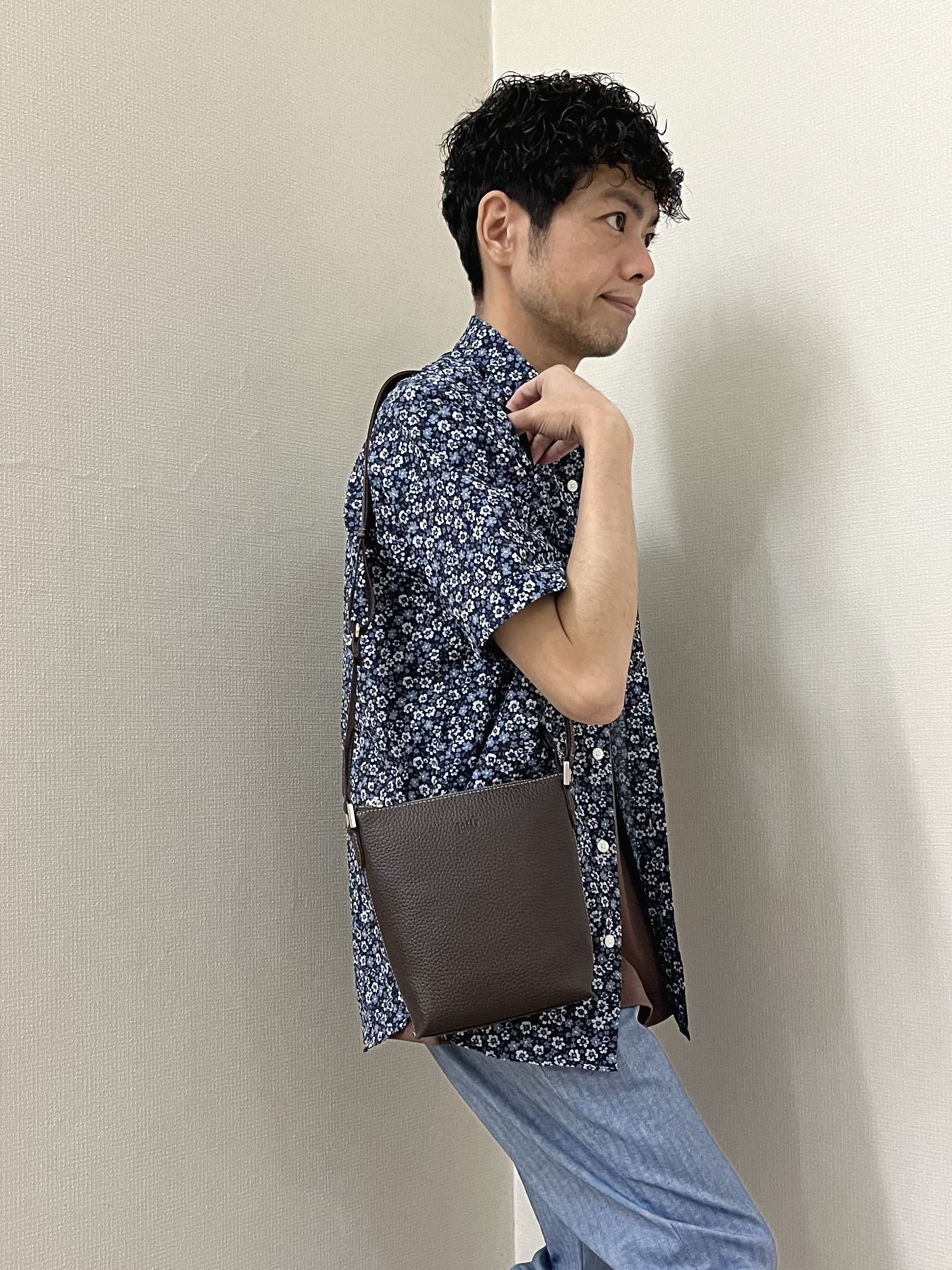 URAさんの「TAKEO KIKUCHI｜リップル小花シャツ」を使ったコーディネート