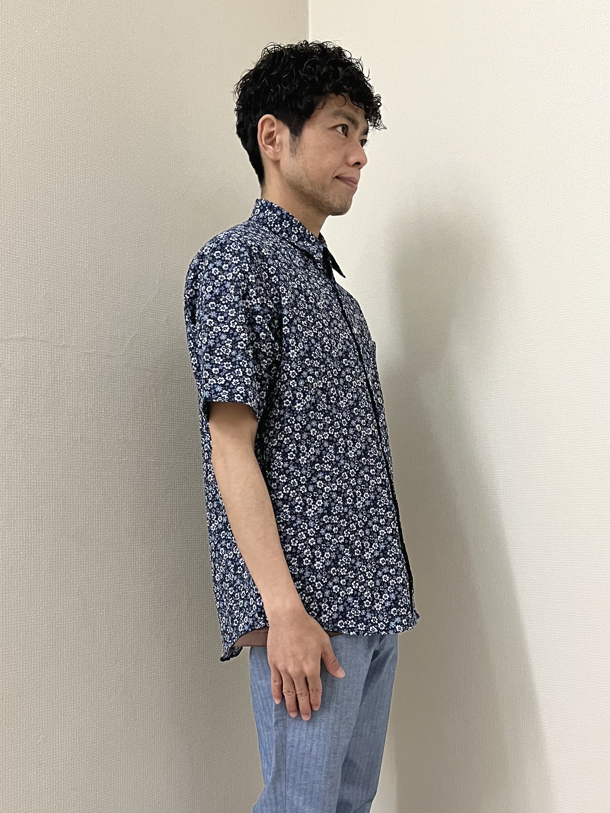 URAさんの「TAKEO KIKUCHI｜リップル小花シャツ」を使ったコーディネート