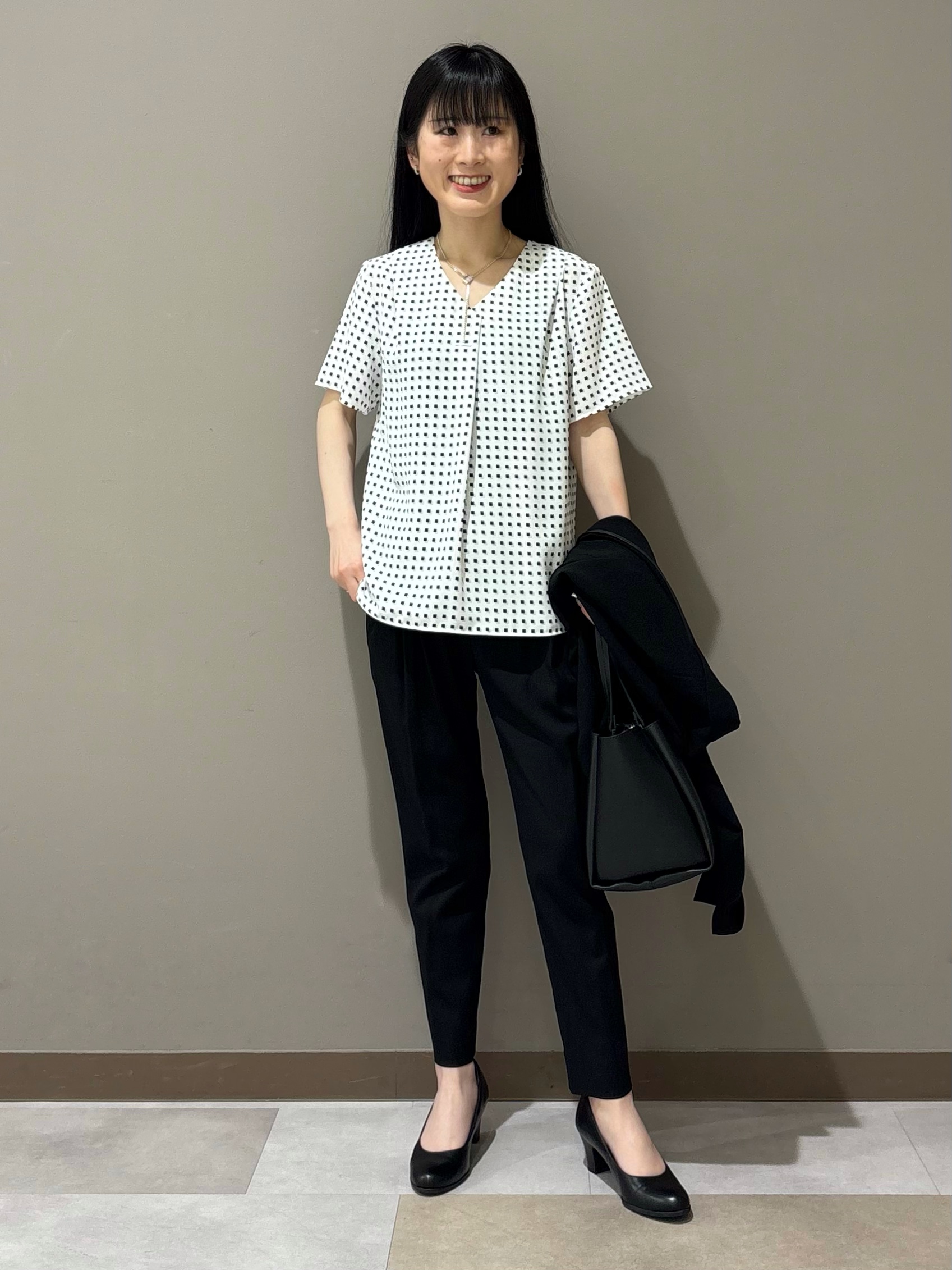 KEIKOさんの「INDIVI｜【洗える／多機能／SETUP可】着る日傘ダブルジャケット」を使ったコーディネート