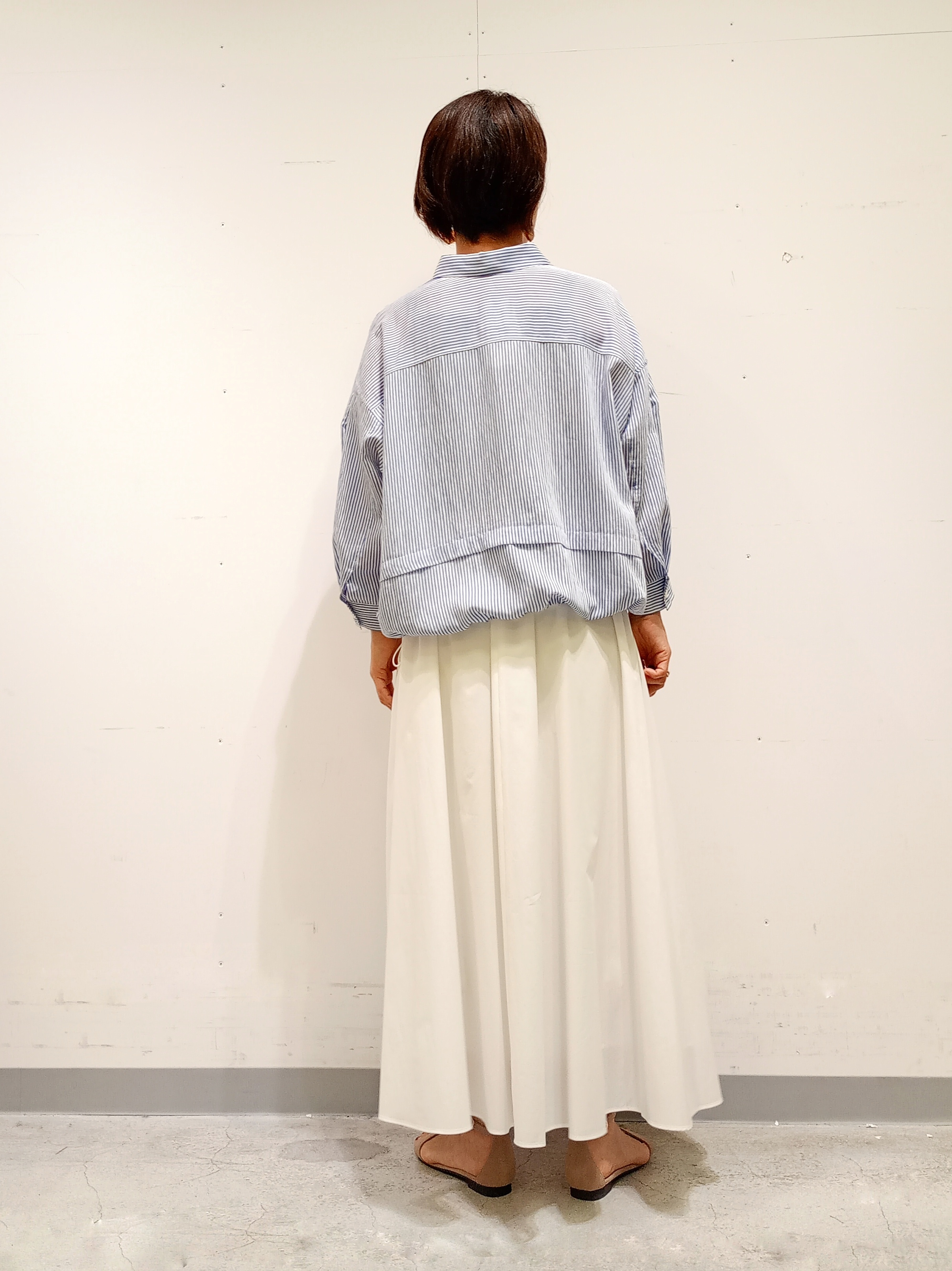 Kさんの「INDIVI｜【接触冷感／洗える／2WAY】ドロスト付 シアーシャンブレーシャツ」を使ったコーディネート