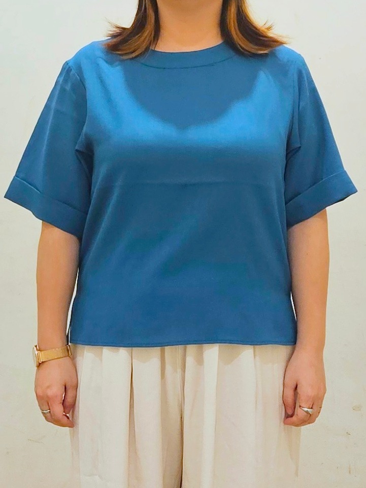 okayuさんの「THE SHOP TK｜【M-XL/二の腕カバー】さらり麻調メッシュ5分袖ブラウス」を使ったコーディネート