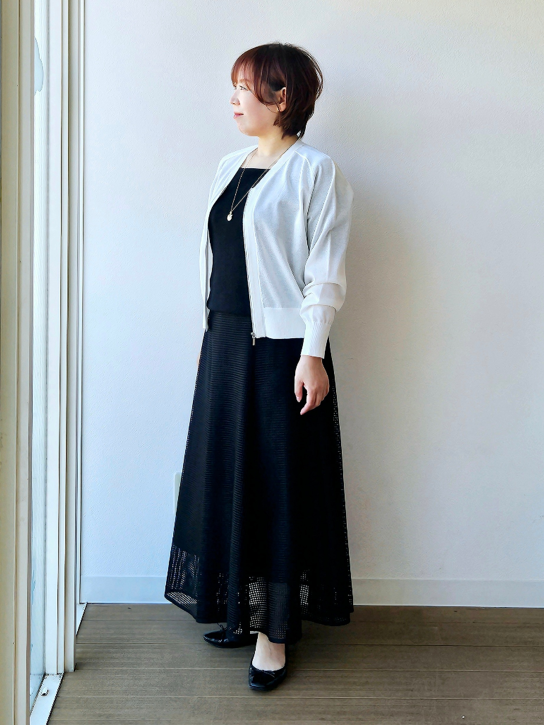やじまさんの「UNTITLED｜【アンサンブル可/日除け・冷房対策】シアーレーヨンZIPカーディガン」を使ったコーディネート