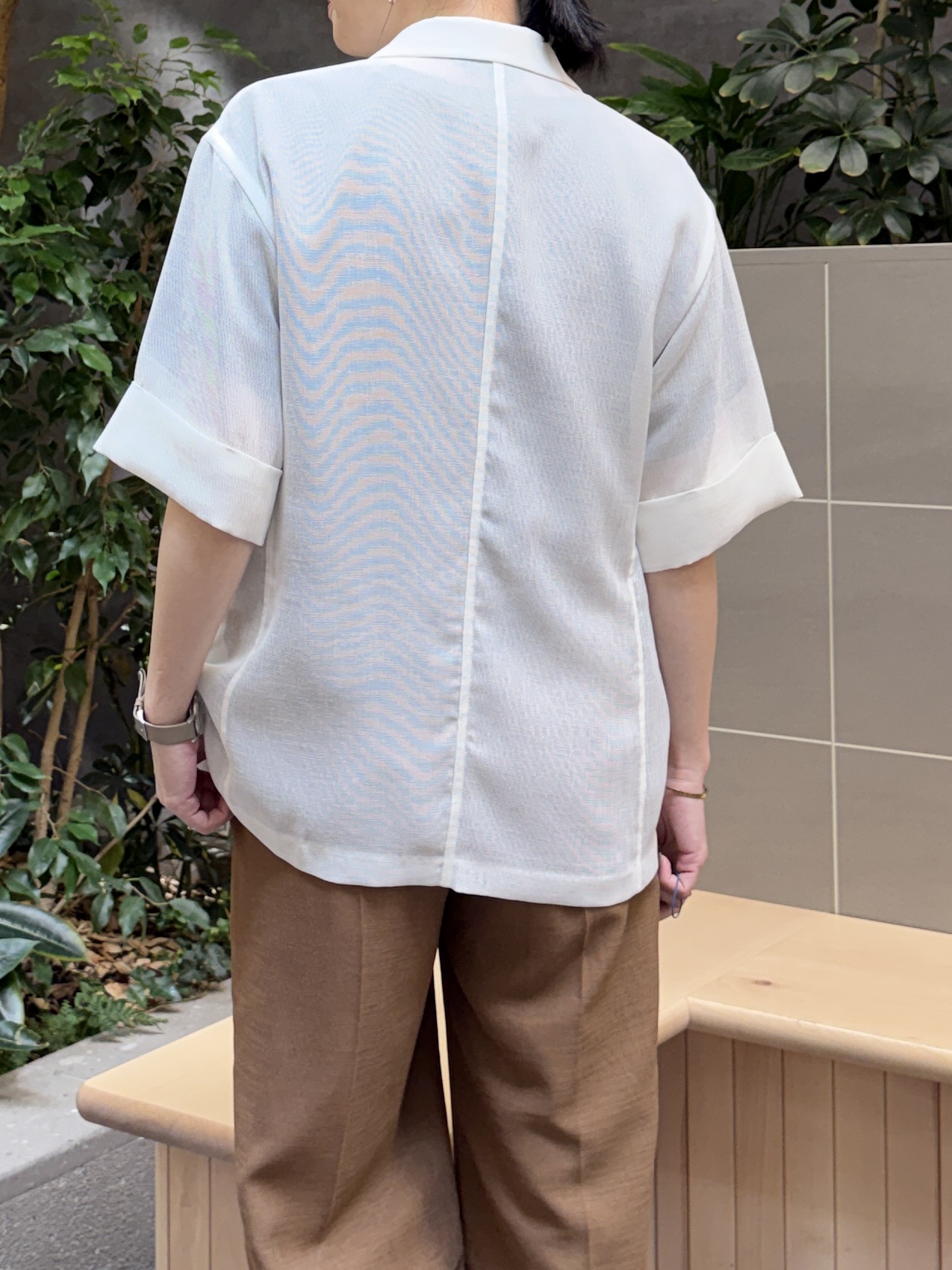 shihoさんの「INDIVI｜【洗える／メッシュ素材／SETUP可能】半袖シアージャケット」を使ったコーディネート