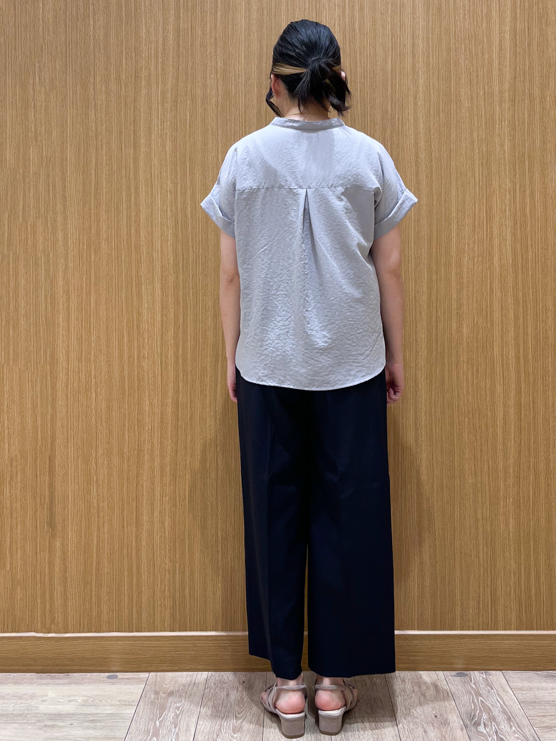 aさんの「OPAQUE.CLIP｜【接触冷感】ダブルポケットスキッパーブラウス《吸水速乾／防シワ／洗濯機OK／S～3L／7col》」を使ったコーディネート