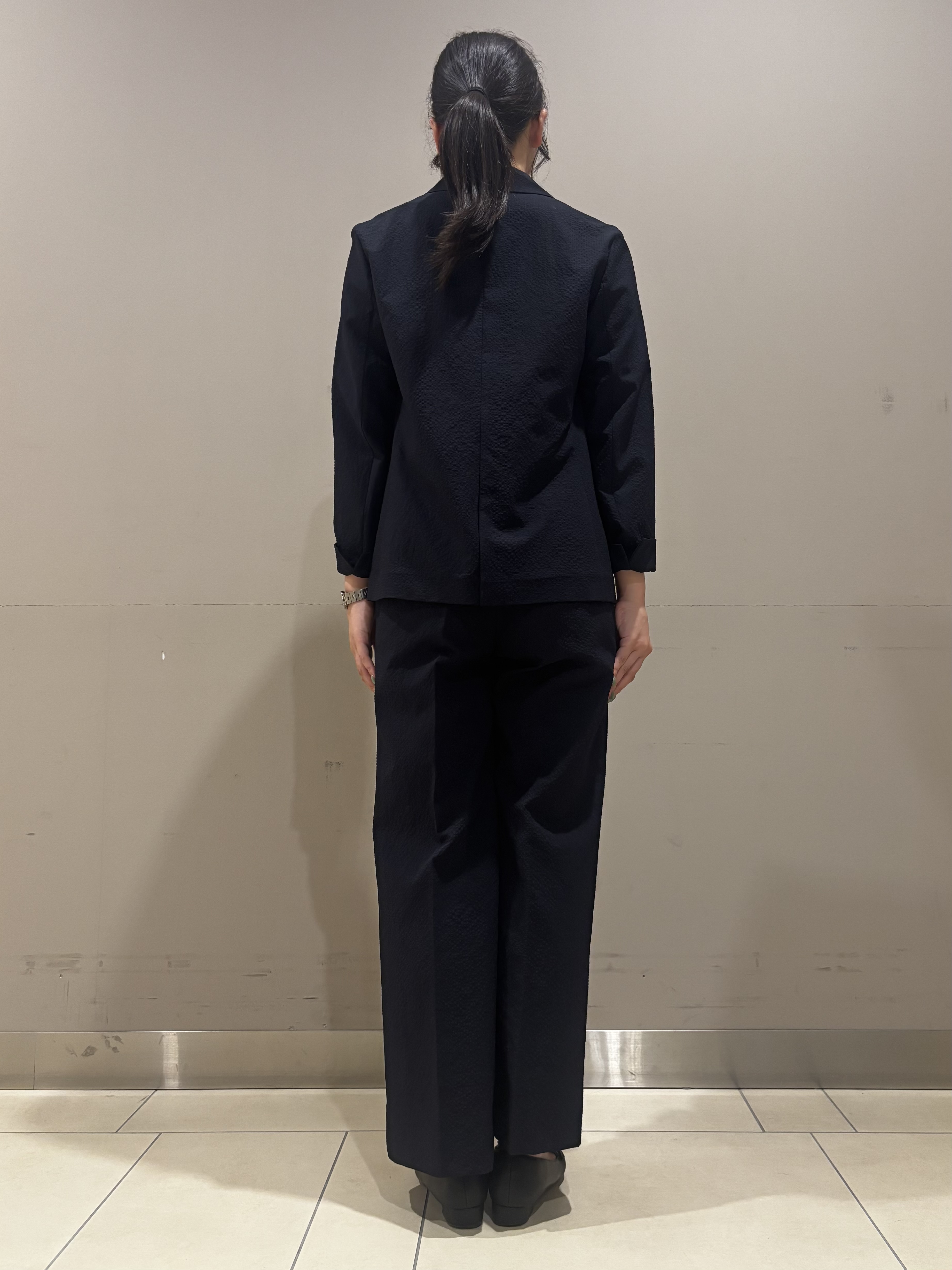 Misakiさんの「INDIVI｜【洗える／UVケア／SETUP可能】サッカー素材テーラードジャケット」を使ったコーディネート