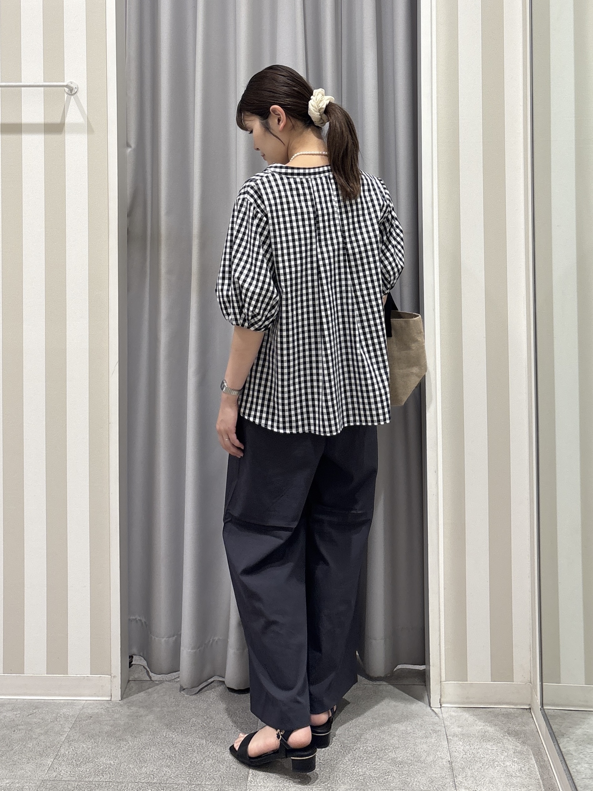 Rikaさんの「SHOO･LA･RUE｜【高レビュー/洗濯後しわになりにくい/インせず着られる】自然に体型カバー 麻調ペプラムブラウス」を使ったコーディネート