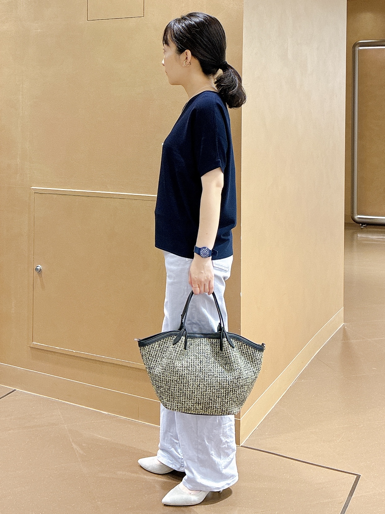 hattoriさんの「INDIVI｜【洗える】ガーター編みVネックニットT」を使ったコーディネート