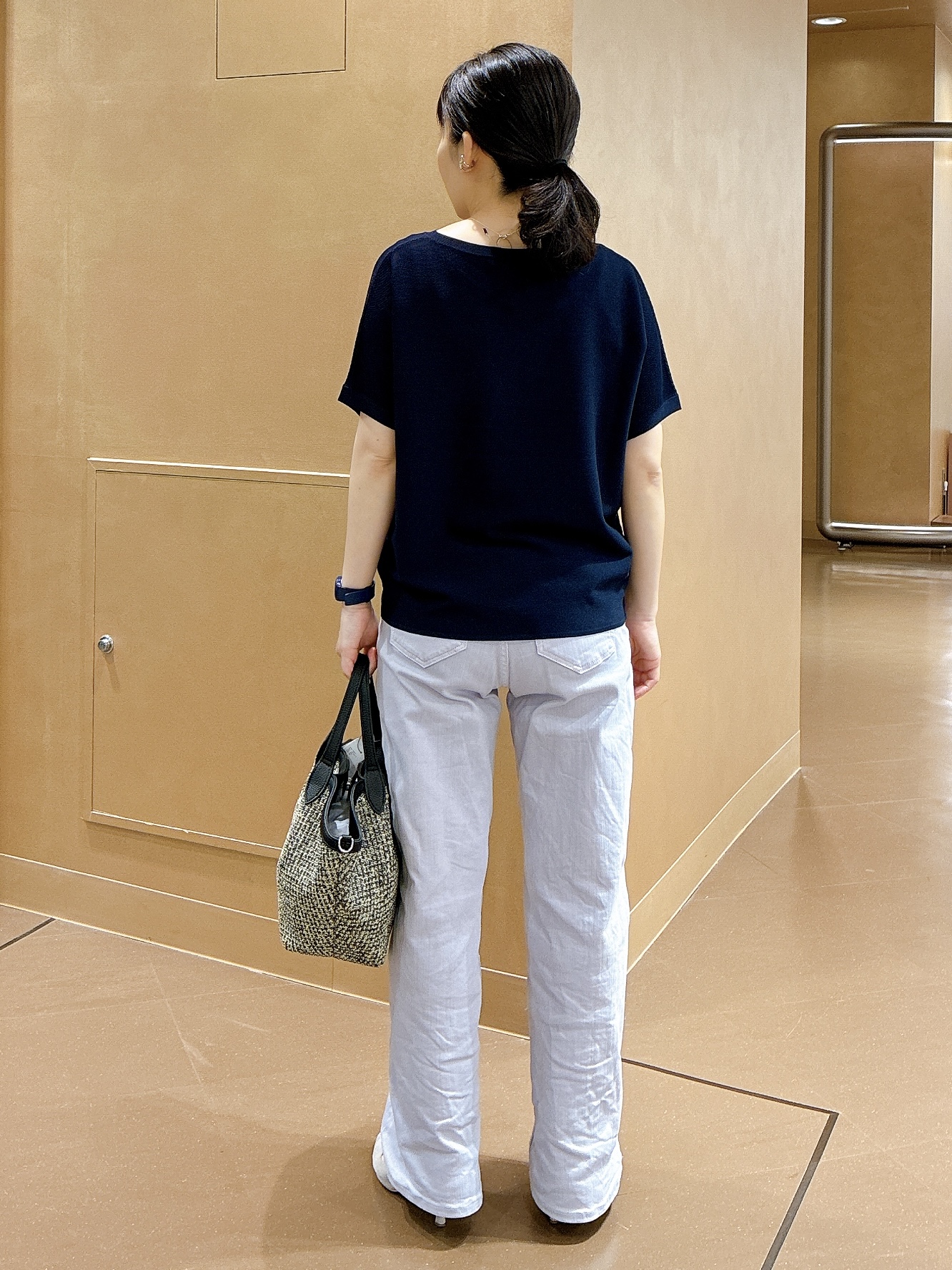 hattoriさんの「INDIVI｜【洗える】ガーター編みVネックニットT」を使ったコーディネート
