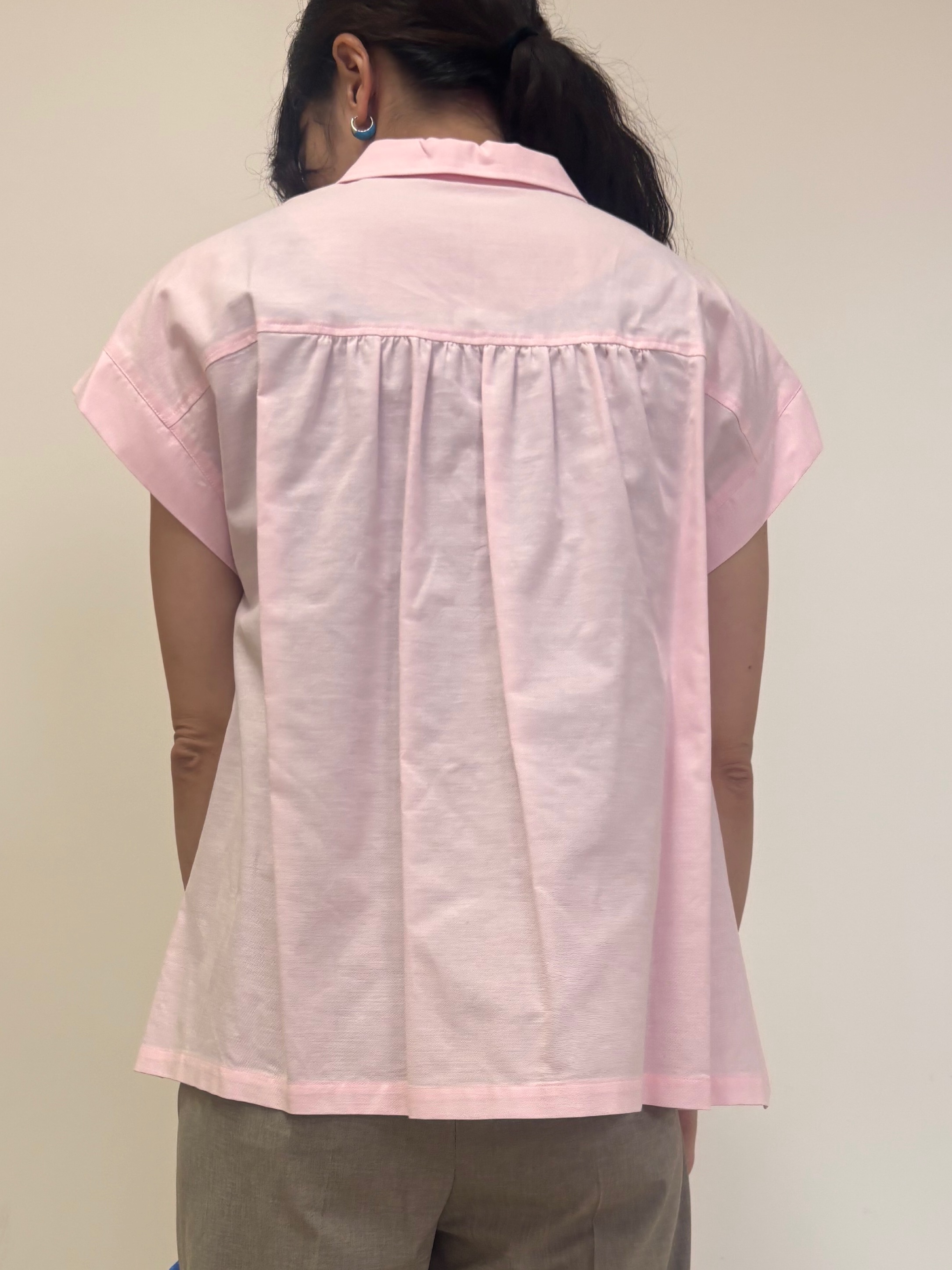 Harukaさんの「DRESSTERIOR｜【毎年人気/ウォッシャブル】バックフレアオックスシャツ」を使ったコーディネート