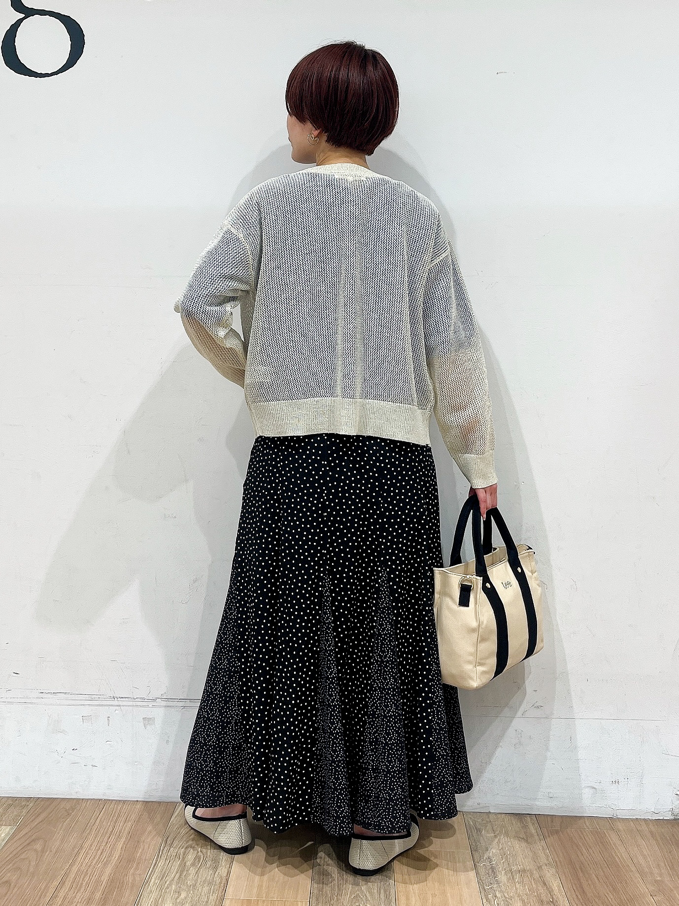 山さんさんの「grove｜【貴島明日香さん着用】ラメメッシュキーネックカーディガン」を使ったコーディネート