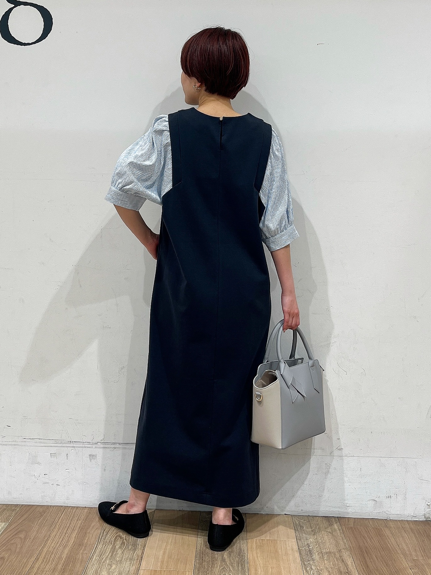 山さんさんの「grove｜高評価！【体型カバー/洗える】袖布帛ポンチワンピース」を使ったコーディネート