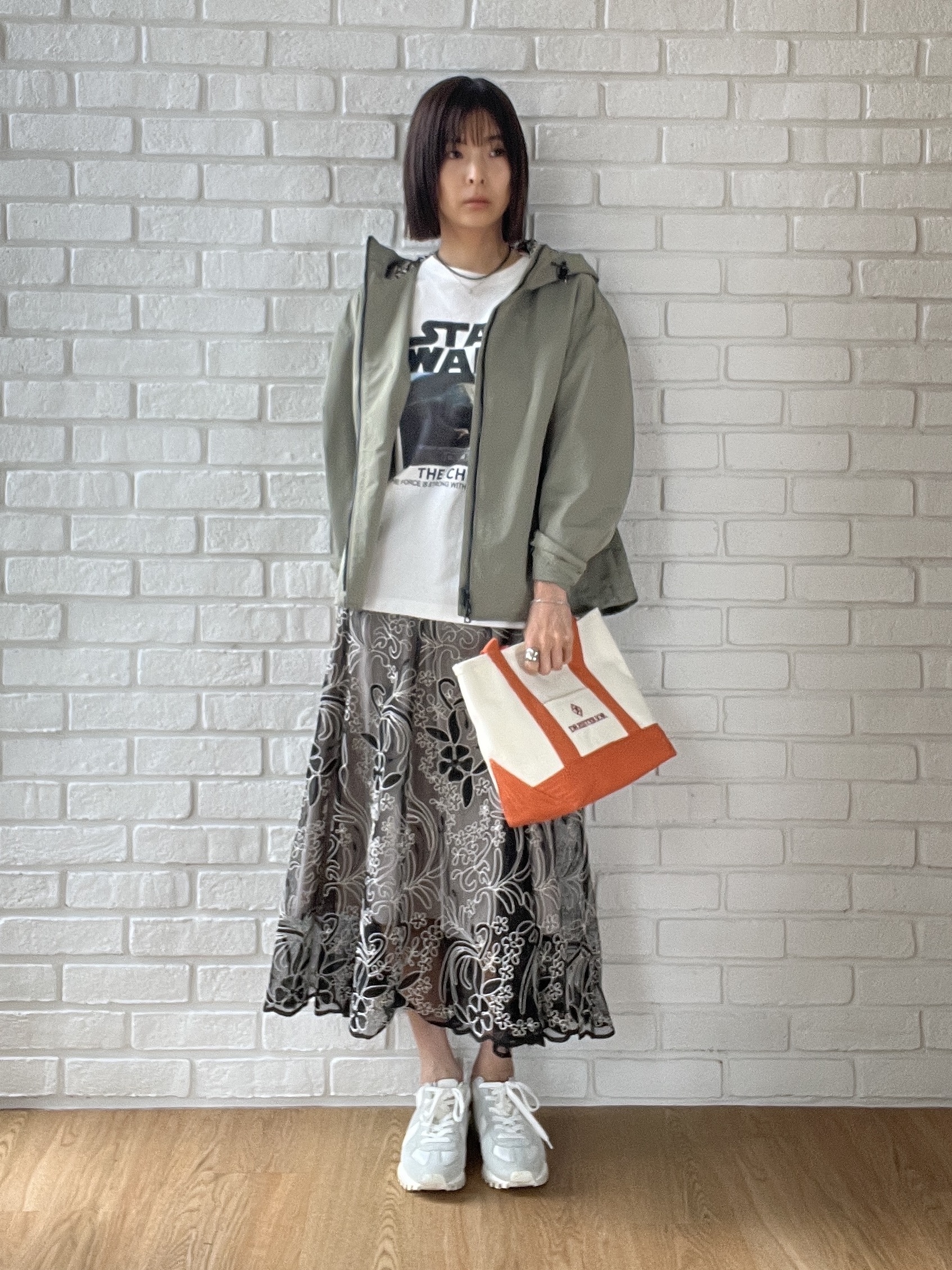 misaさんの「DRESSTERIOR｜【接触冷感】STAR WARS カプセルグローグTシャツ」を使ったコーディネート