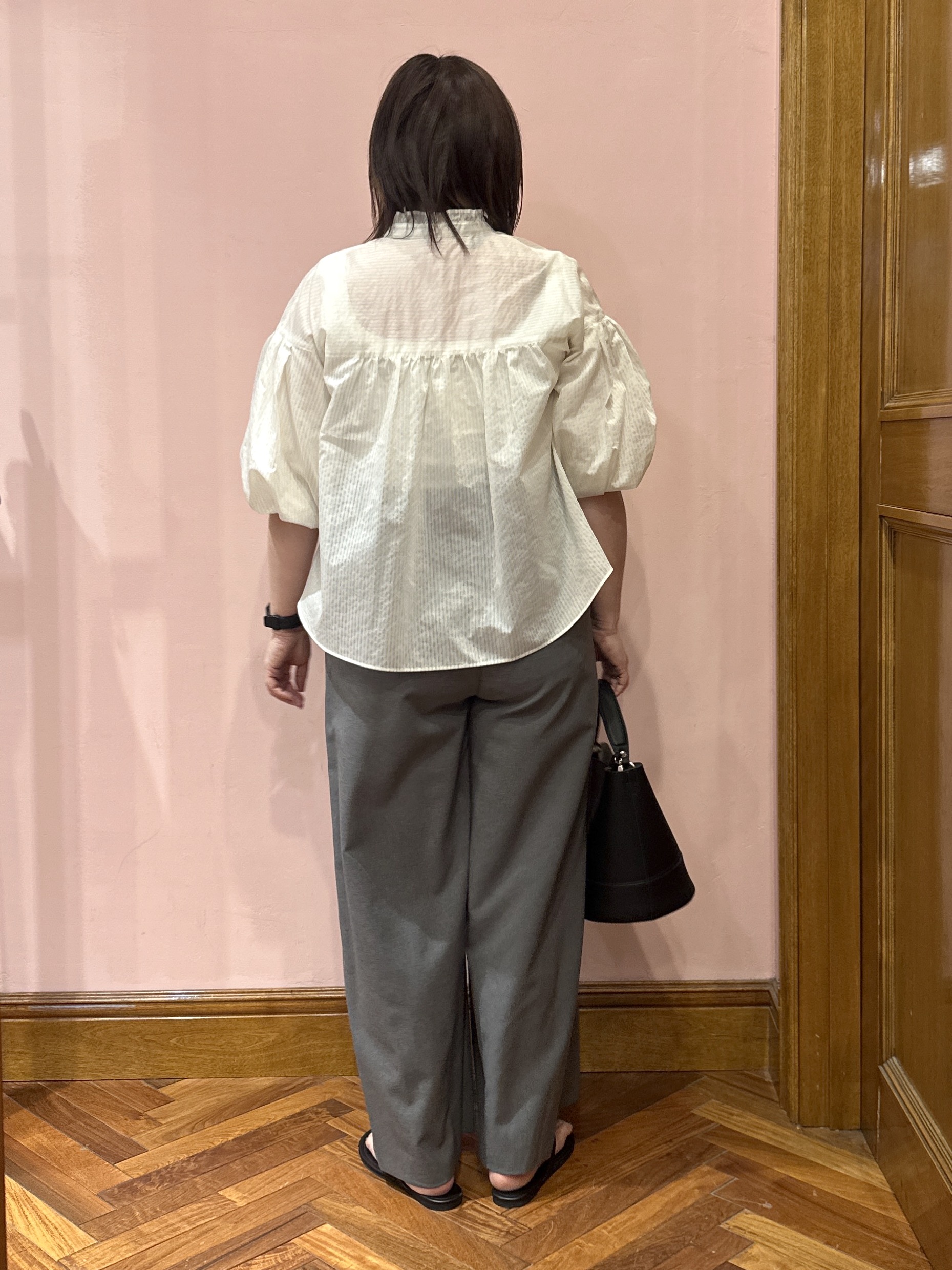 komatsuさんの「DRESSTERIOR｜【1枚で着映え/ウォッシャブル】ストライプスタンドフリルボリュームスリーブブラウス」を使ったコーディネート