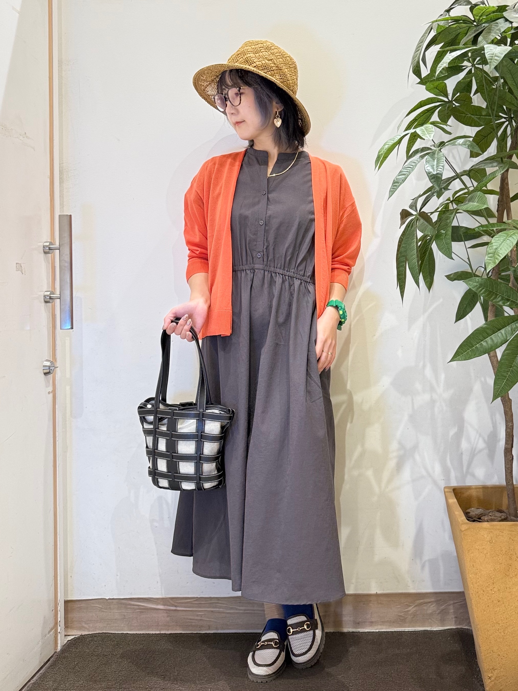 misakiさんの「SHOO･LA･RUE｜【ひんやり/洗濯機可/S-LL】オンにもオフにも マルチに使えるボタンレスカーディガン」を使ったコーディネート