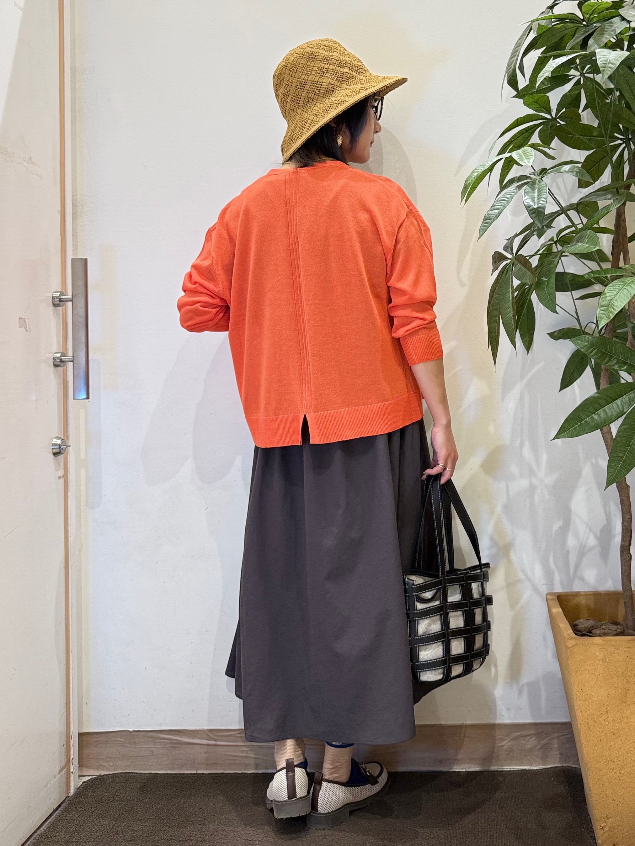 misakiさんの「SHOO･LA･RUE｜【ひんやり/洗濯機可/S-LL】オンにもオフにも マルチに使えるボタンレスカーディガン」を使ったコーディネート