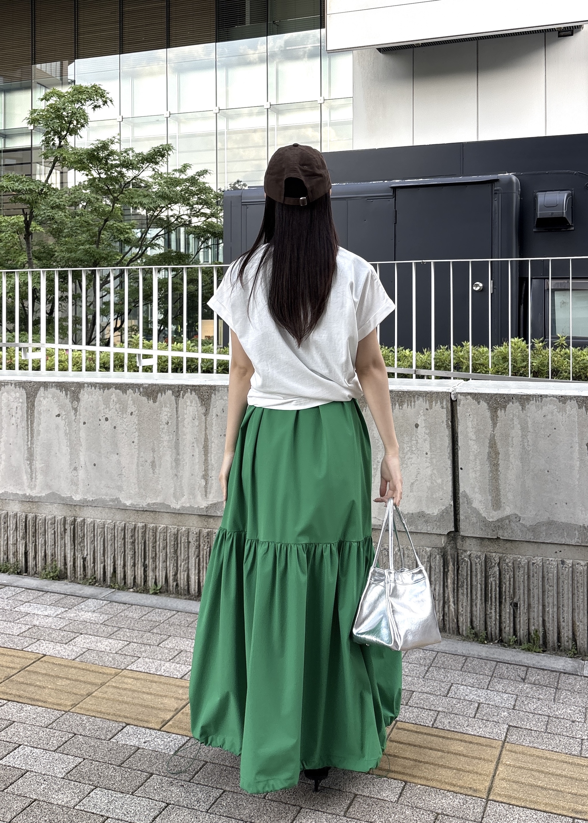 Renoさんの「INDIVI｜刺繍フレーズTシャツ」を使ったコーディネート
