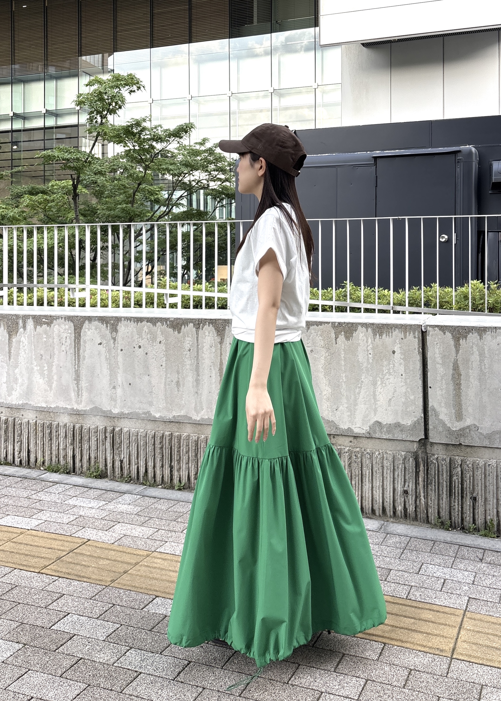 Renoさんの「INDIVI｜刺繍フレーズTシャツ」を使ったコーディネート