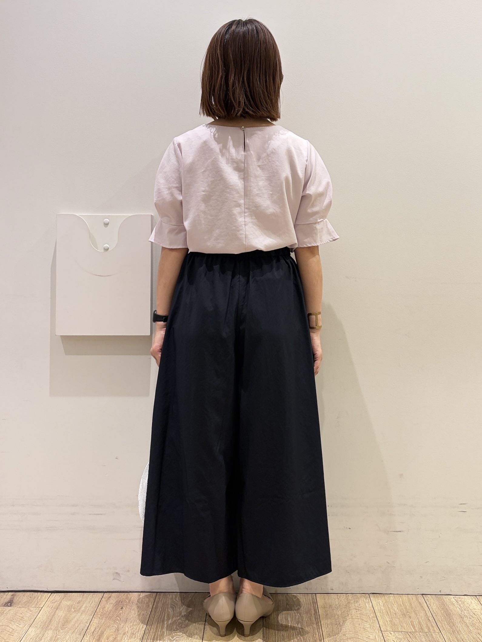 YUKOさんの「index｜【接触冷感】タックパフスリーブブラウス《吸水速乾／防シワ／洗濯機OK／XS～3L／6col》」を使ったコーディネート