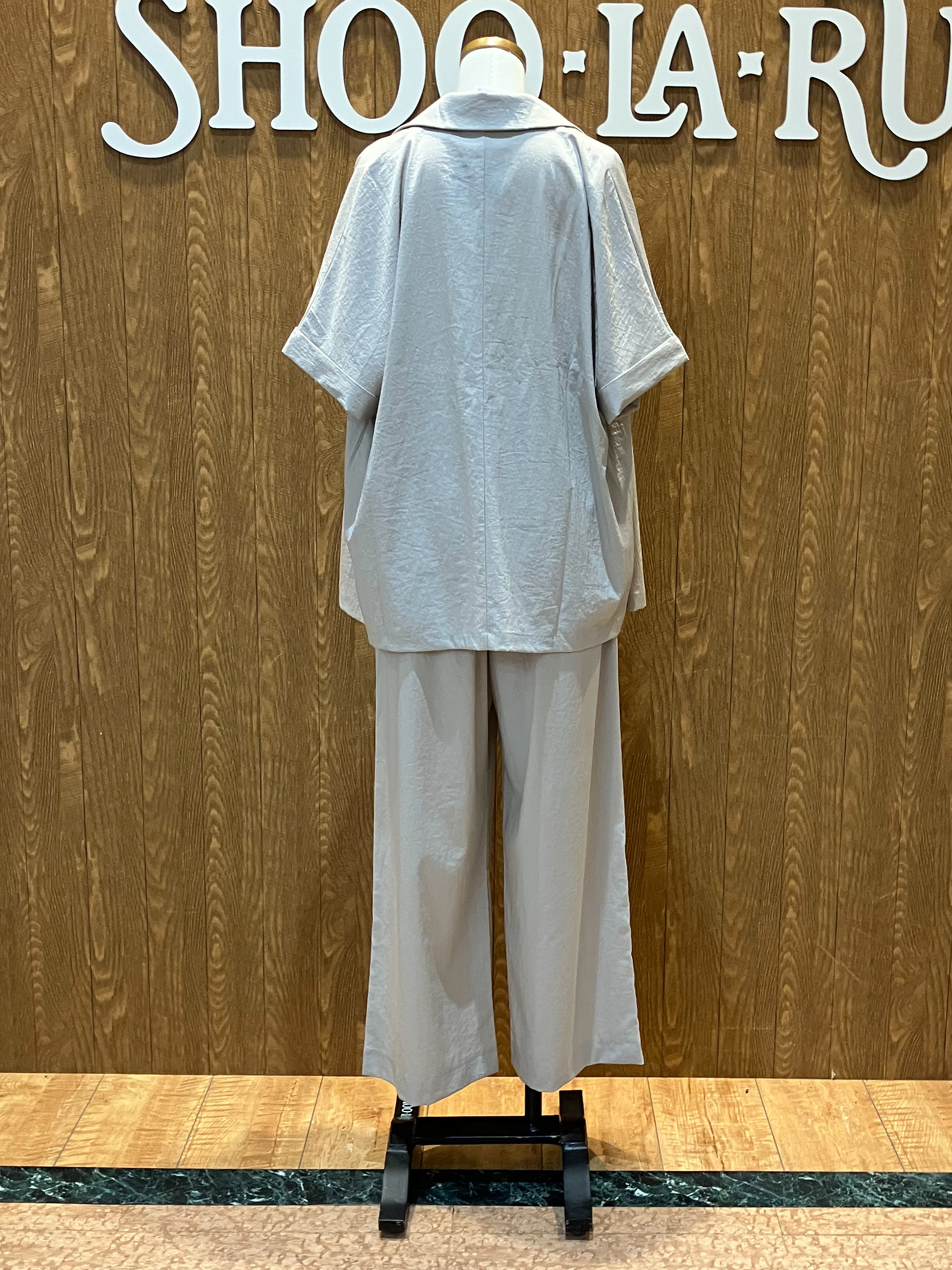 itoさんの「SHOO･LA･RUE｜【高レビュー/洗濯機可/セットアップ可】軽凛(かろりん) ひんやり半袖ジャケット」を使ったコーディネート