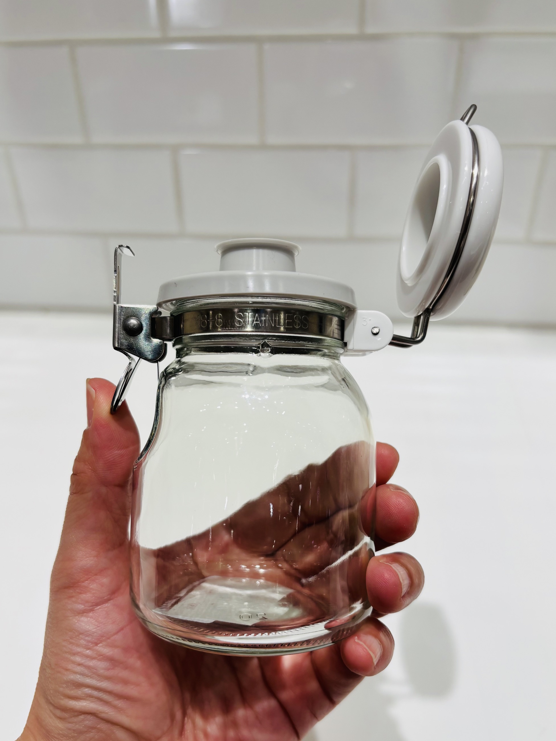 アカネさんの「212 KITCHEN STORE｜ワンプッシュ便利びん180 180ml ＜Cellarmate セラーメイト＞」を使ったコーディネート