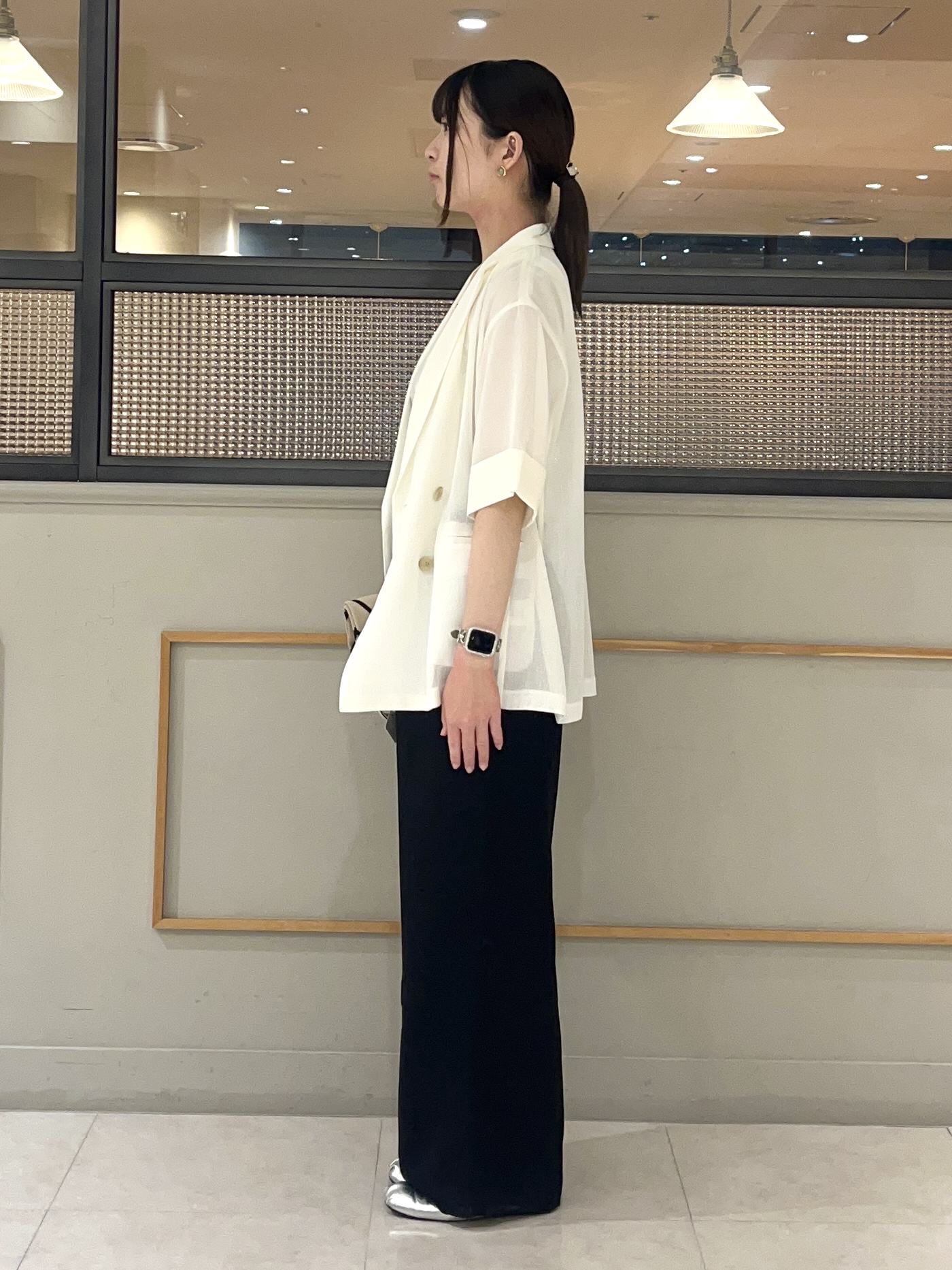 kumiさんの「INDIVI｜【洗える／メッシュ素材／SETUP可能】ワイドパンツ」を使ったコーディネート
