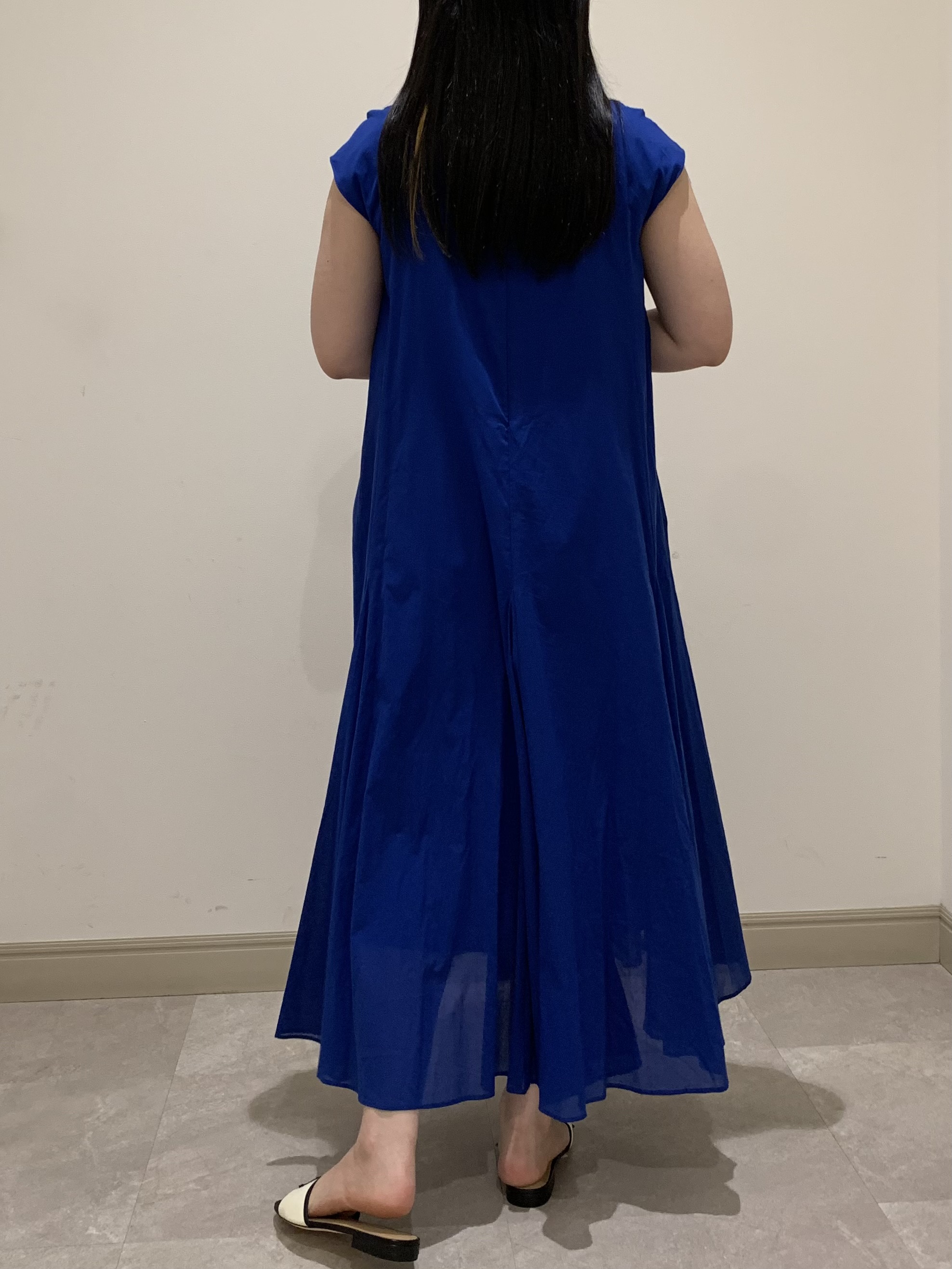 SAKAIさんの「DRESSTERIOR｜【きれいめ/ウォッシャブル】コットンローンフレンチスリーブワンピ」を使ったコーディネート