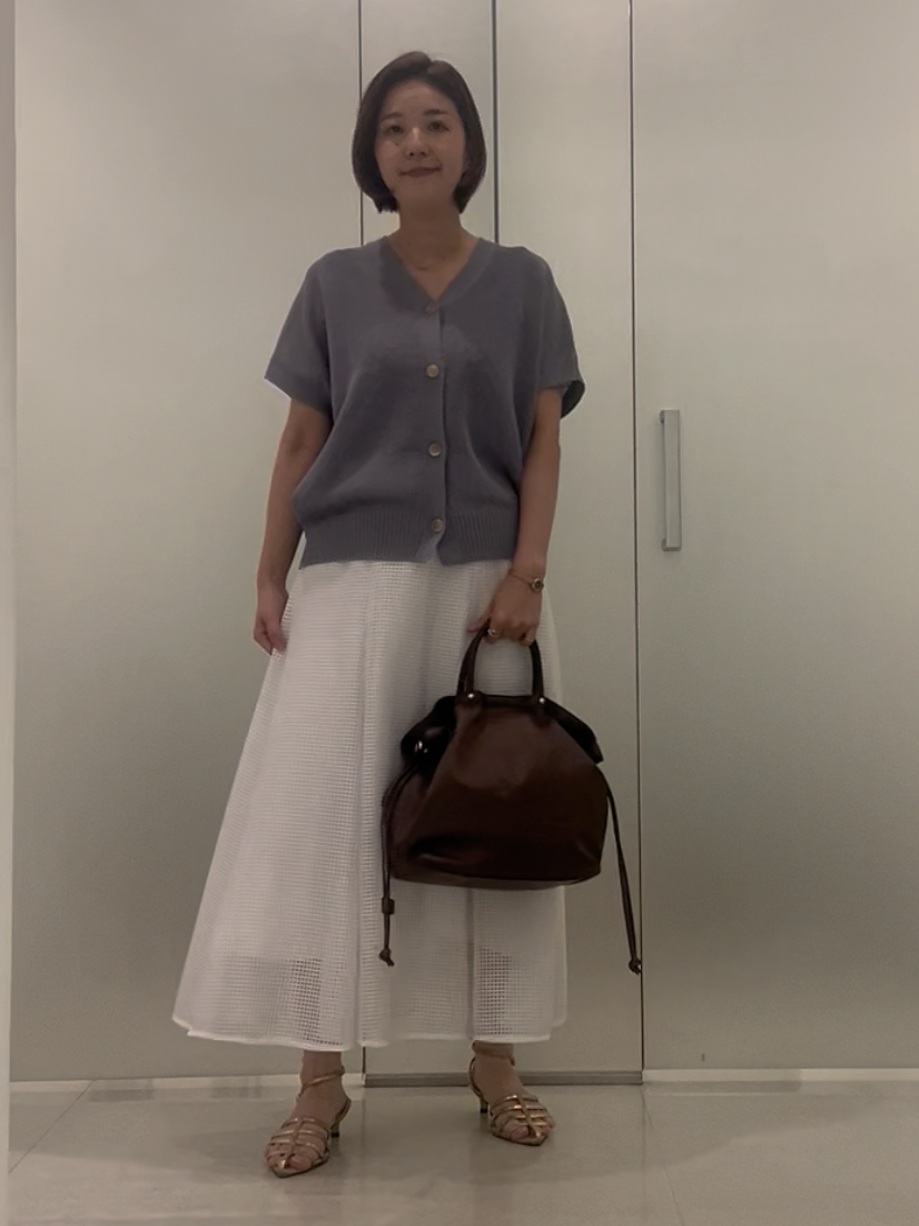 まどかさんの「UNTITLED｜【洗える/清涼感】ドライタッチスリーブレスカーディガン」を使ったコーディネート