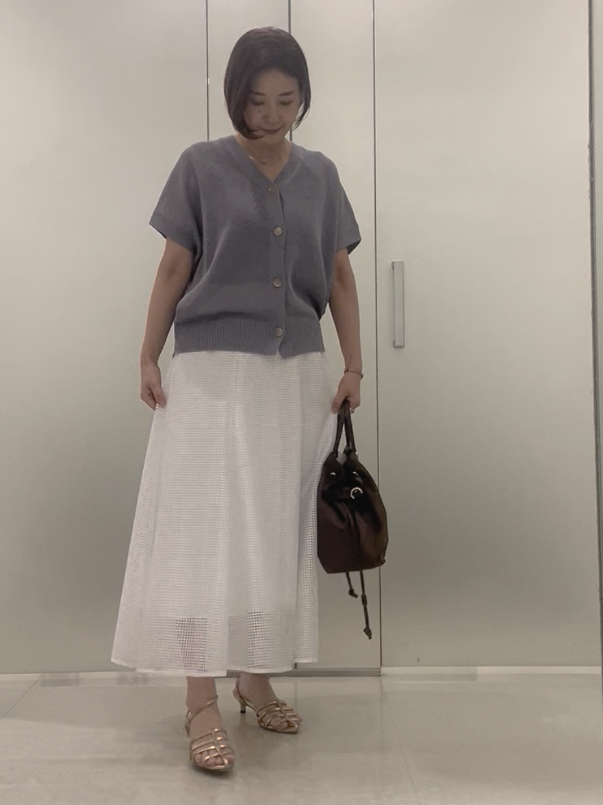 まどかさんの「UNTITLED｜【洗える/清涼感】ドライタッチスリーブレスカーディガン」を使ったコーディネート