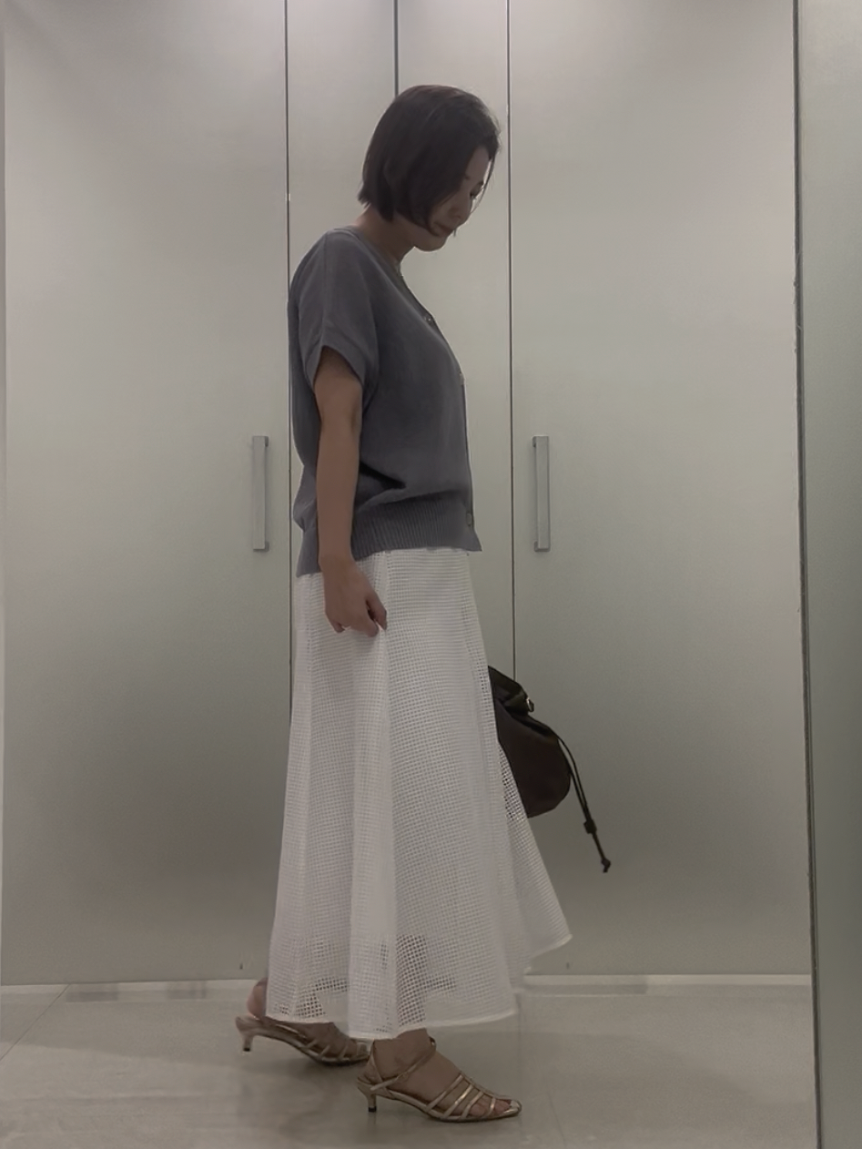 まどかさんの「UNTITLED｜【洗える/清涼感】ドライタッチスリーブレスカーディガン」を使ったコーディネート