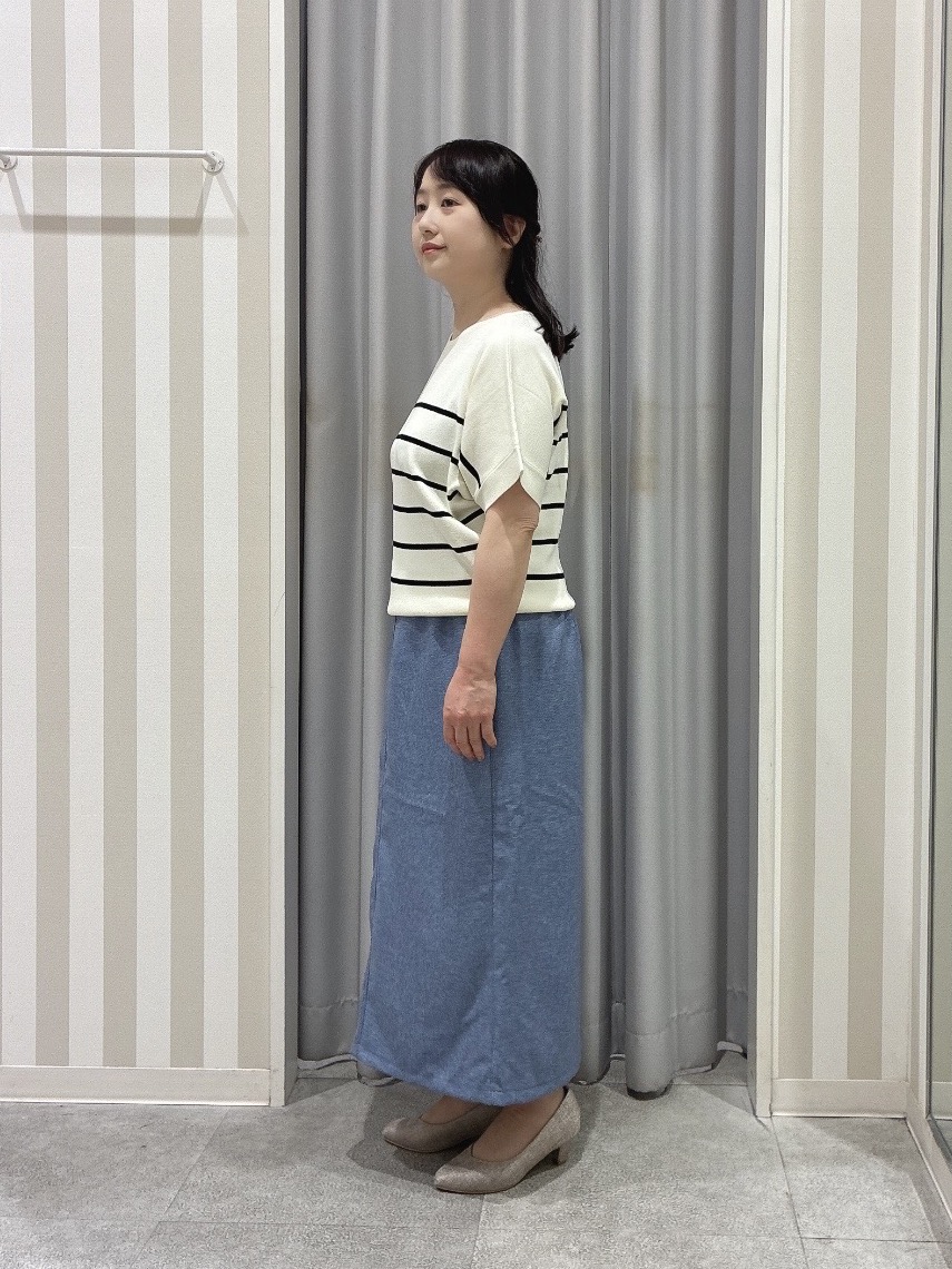vanseさんの「SHOO･LA･RUE｜【毎日洗える/ひんやり/UV/S-LL】二の腕隠れる さらっとドルマン半袖ニット」を使ったコーディネート