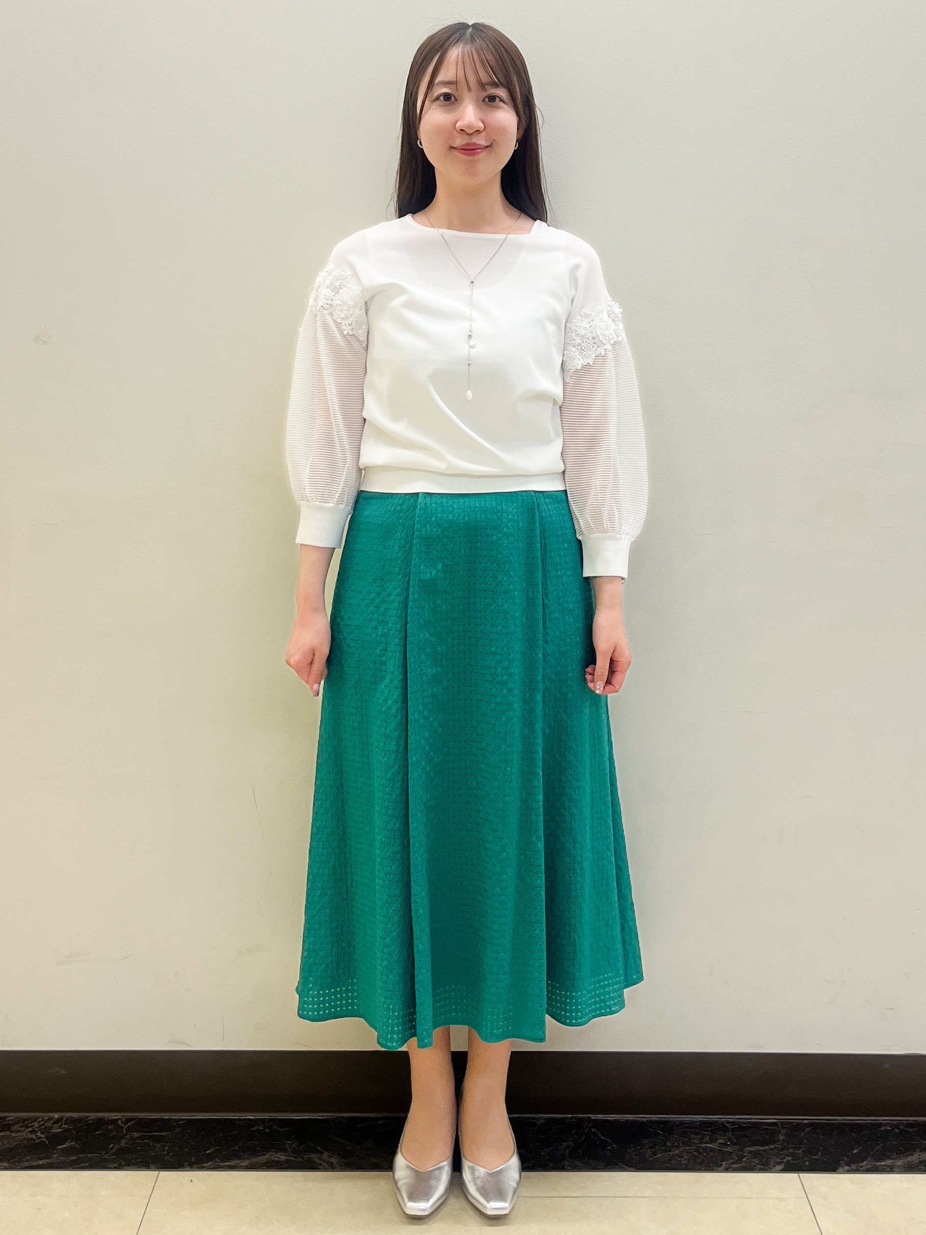 mikikoさんの「Reflect｜【前後2WAY】レーススリーブデザインニット」を使ったコーディネート