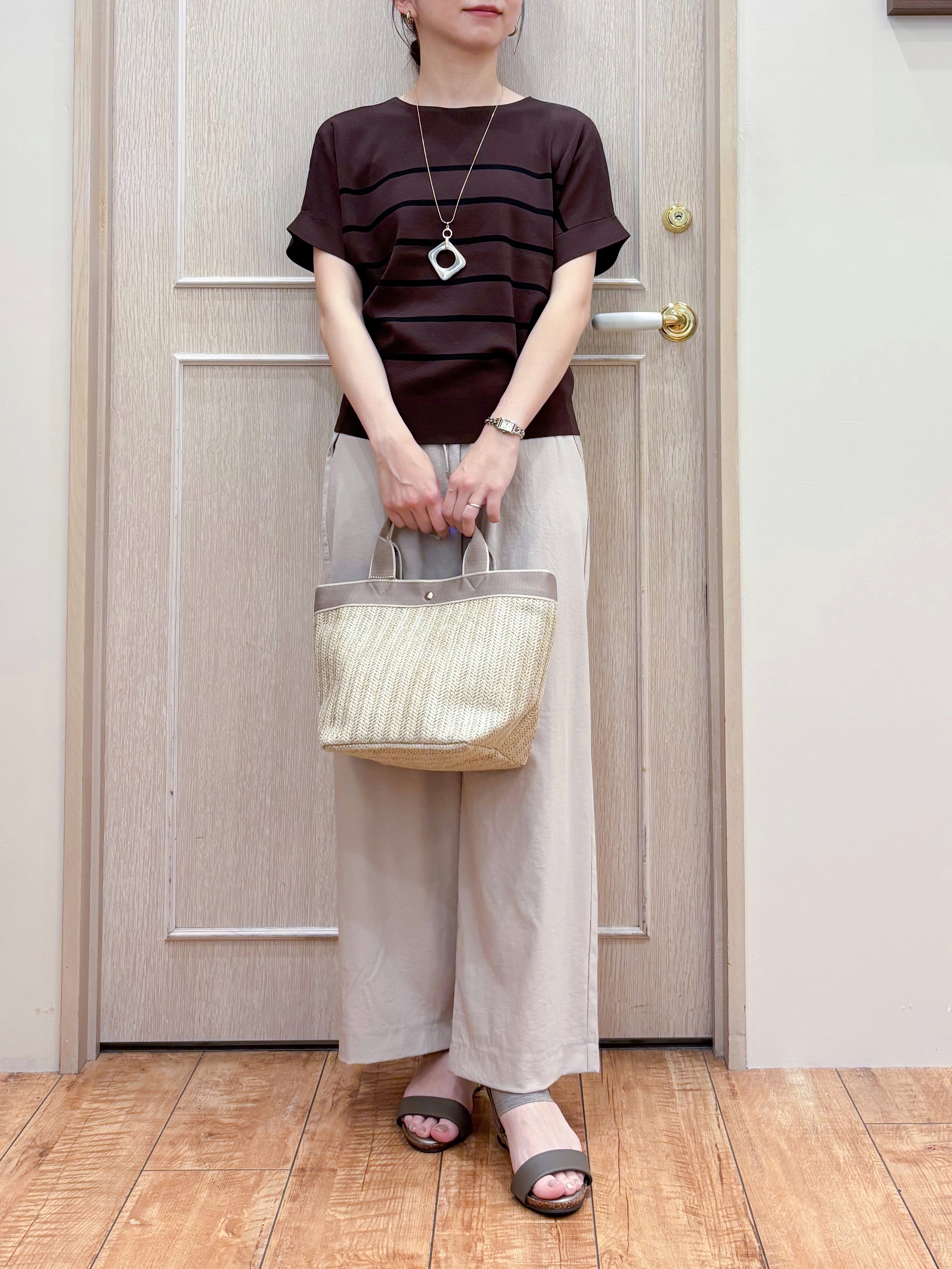 なみさんの「SHOO･LA･RUE｜【毎日洗える/ひんやり/UV/S-LL】二の腕隠れる さらっとドルマン半袖ニット」を使ったコーディネート