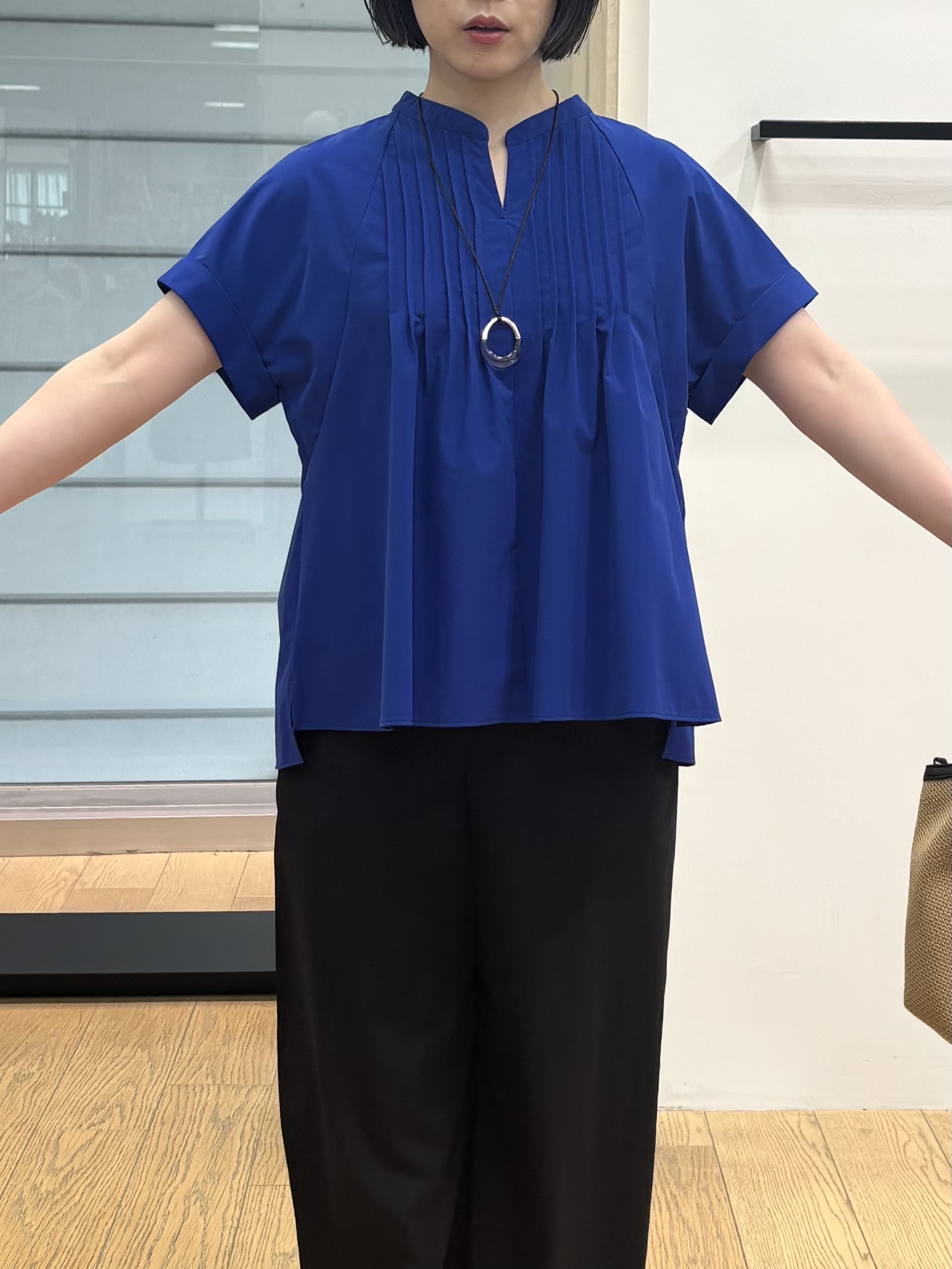 asamiさんの「INDIVI｜【撥水／UVケア／SETUP可能】軽量タックスキッパーブラウス」を使ったコーディネート
