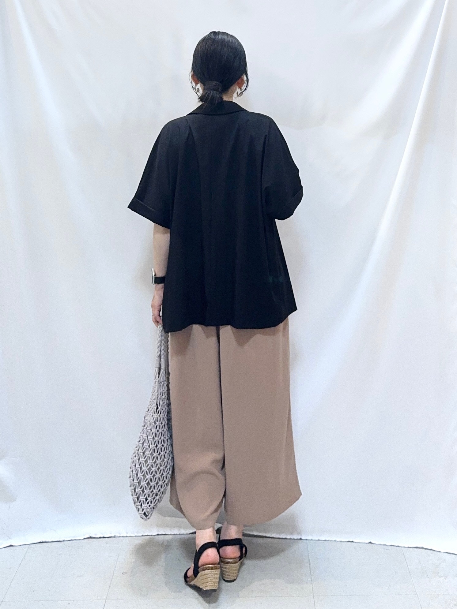 𝐇𝐢𝐫𝐨𝐦𝐢さんの「SHOO･LA･RUE｜【高レビュー/洗濯機可/セットアップ可】軽凛(かろりん) ひんやり半袖ジャケット」を使ったコーディネート