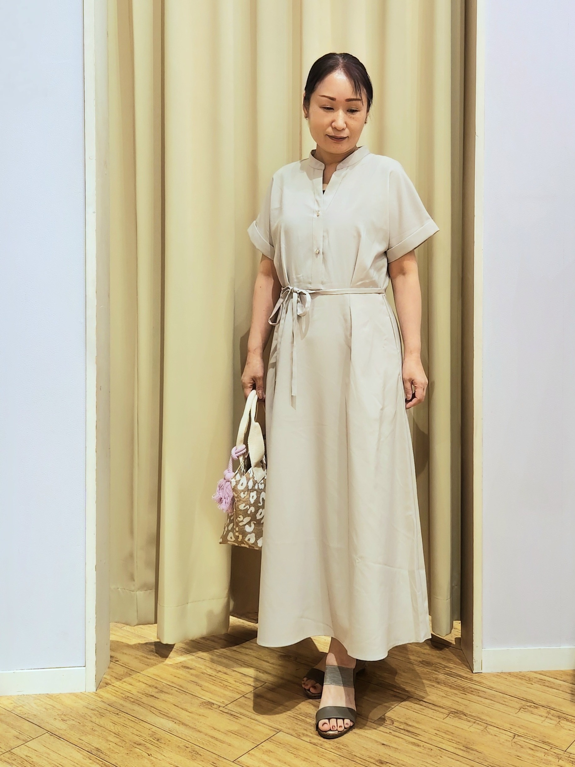 くまさんの「SHOO･LA･RUE｜【洗濯機可／洗濯後しわになりにくい】ウエストタックフレンチワンピース」を使ったコーディネート