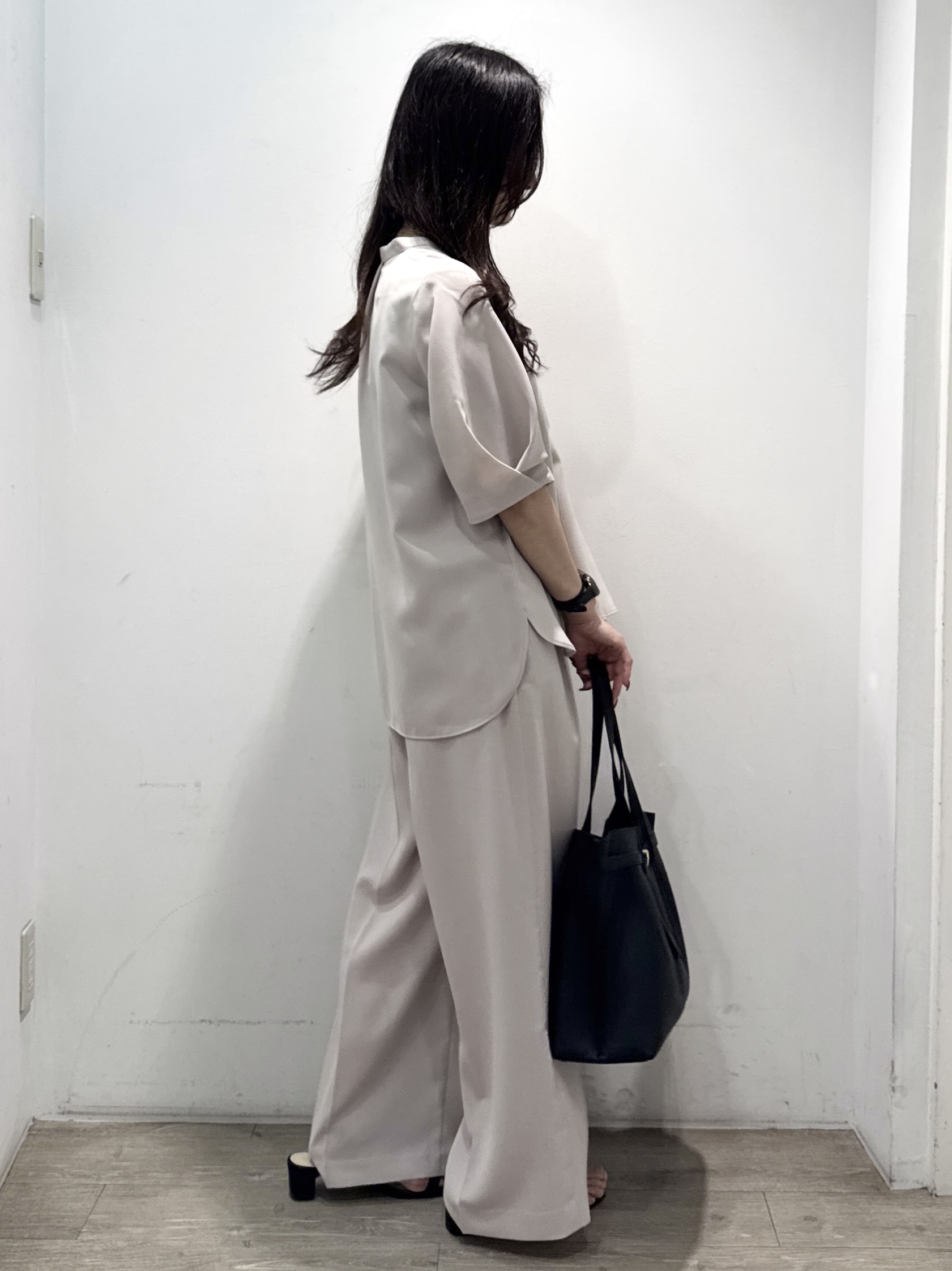 yuicciさんの「OPAQUE.CLIP｜【ストレッチ／防シワ／洗濯機OK】タックスリーブブラウス《SS～LL／6col／セットアップ可》」を使ったコーディネート