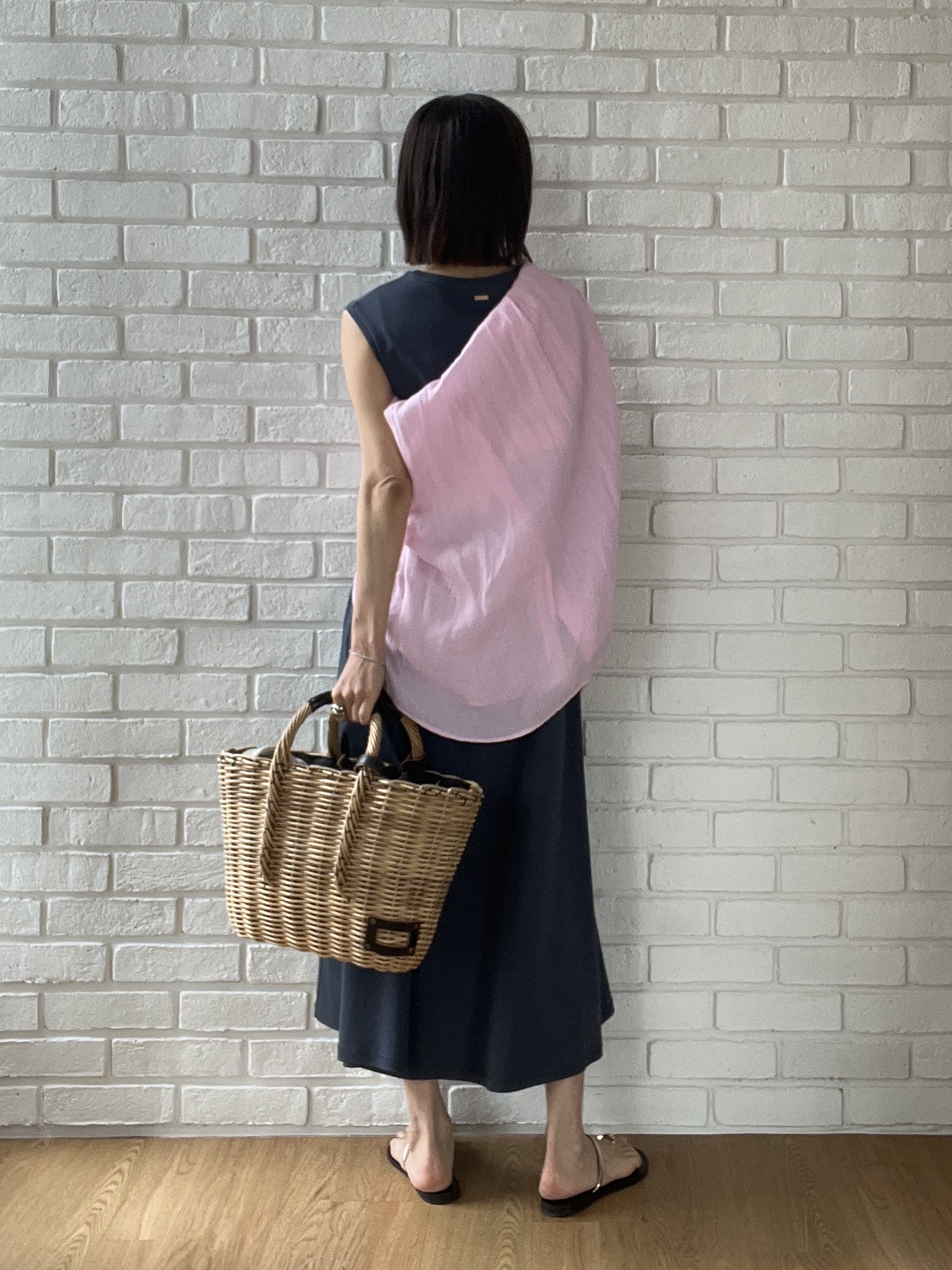 misaさんの「DRESSTERIOR｜NICOLAS LAINAS（ニコラスライナス）ソフトソールトングサンダル」を使ったコーディネート