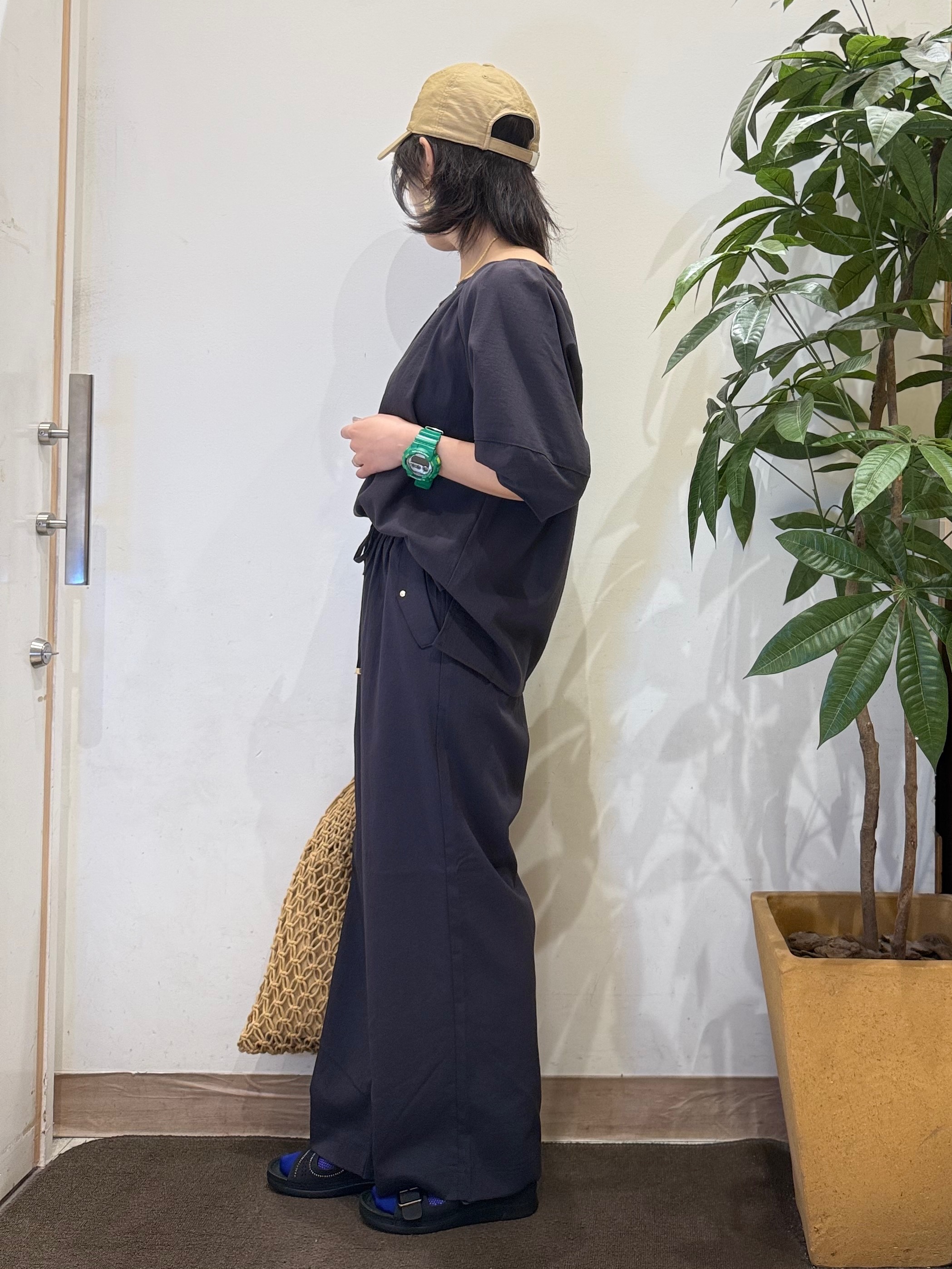 misakiさんの「SHOO･LA･RUE｜【S-LL/洗濯機可/セットアップ可】軽凛(かろりん) ひんやりタックブラウス」を使ったコーディネート