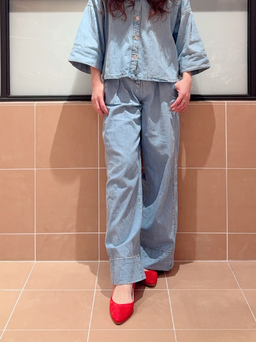 kaoriさんの「ESPERANZA｜《定番》晴雨兼用クッションフラットパンプス」を使ったコーディネート