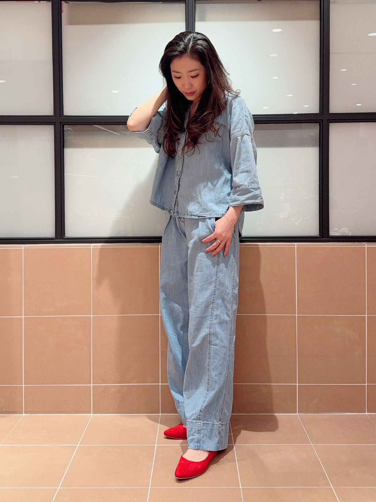 kaoriさんの「ESPERANZA｜《定番》晴雨兼用クッションフラットパンプス」を使ったコーディネート